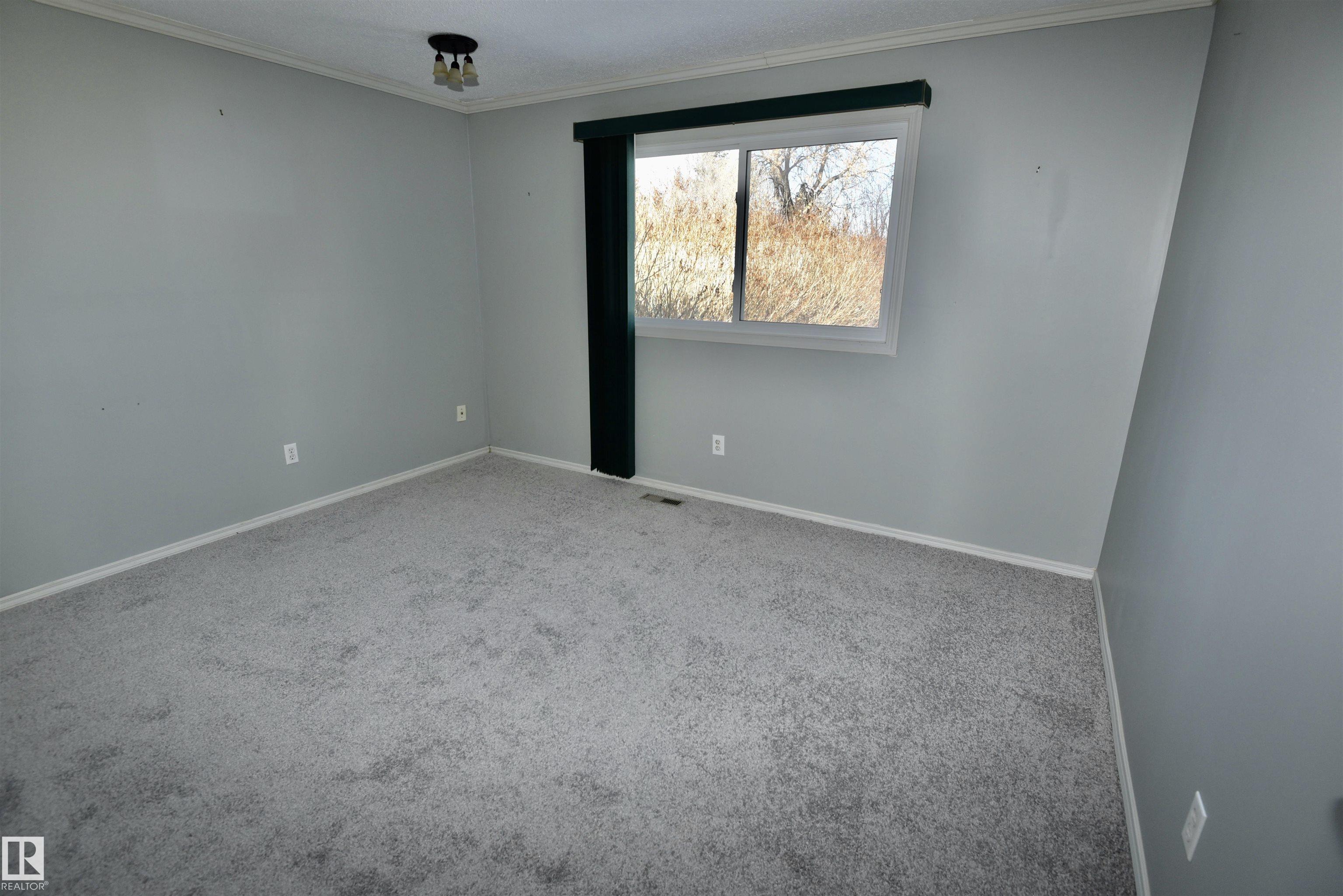 Photo 11 at 10212 168 Avenue NW, Baturyn, Edmonton