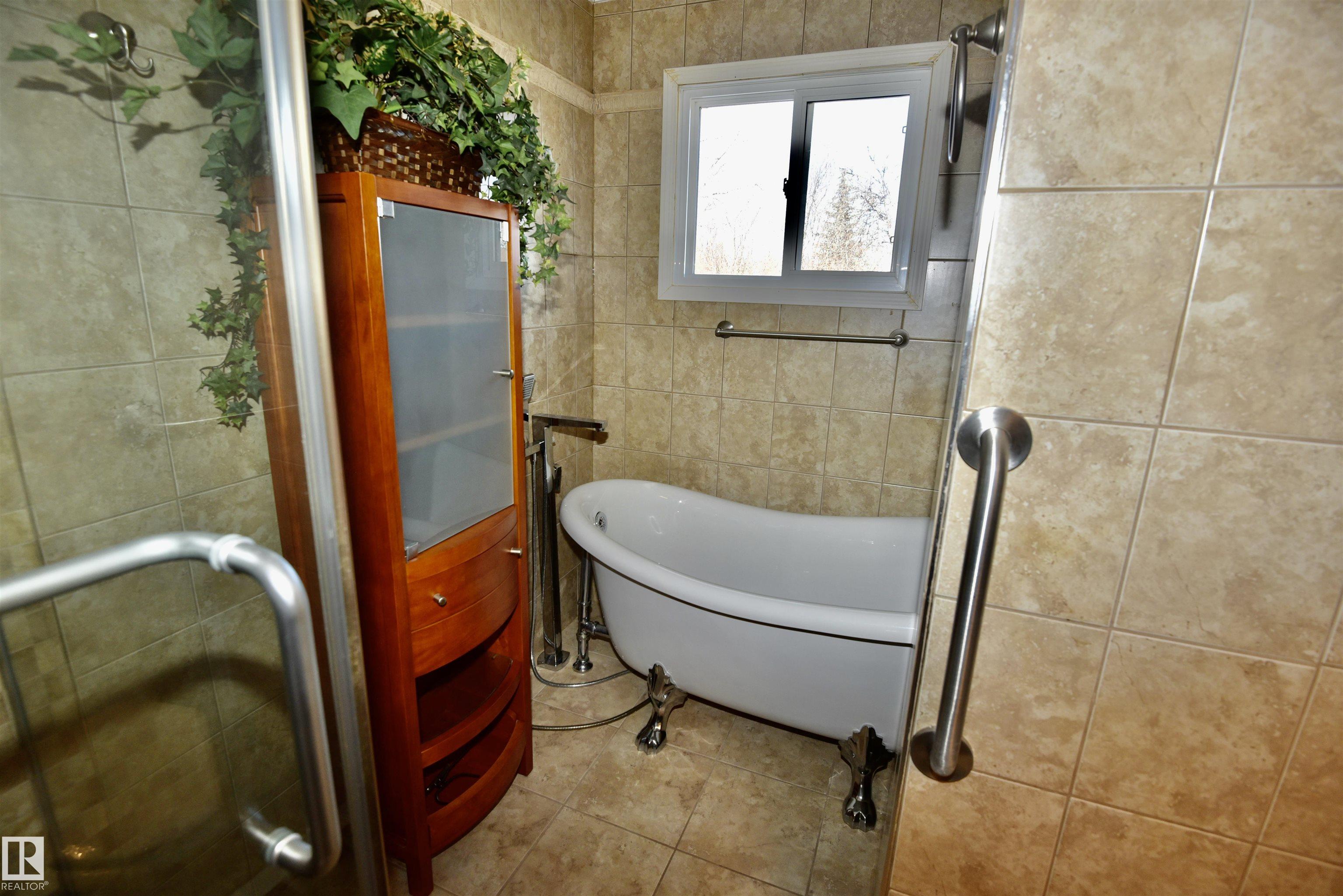 Photo 13 at 10212 168 Avenue NW, Baturyn, Edmonton