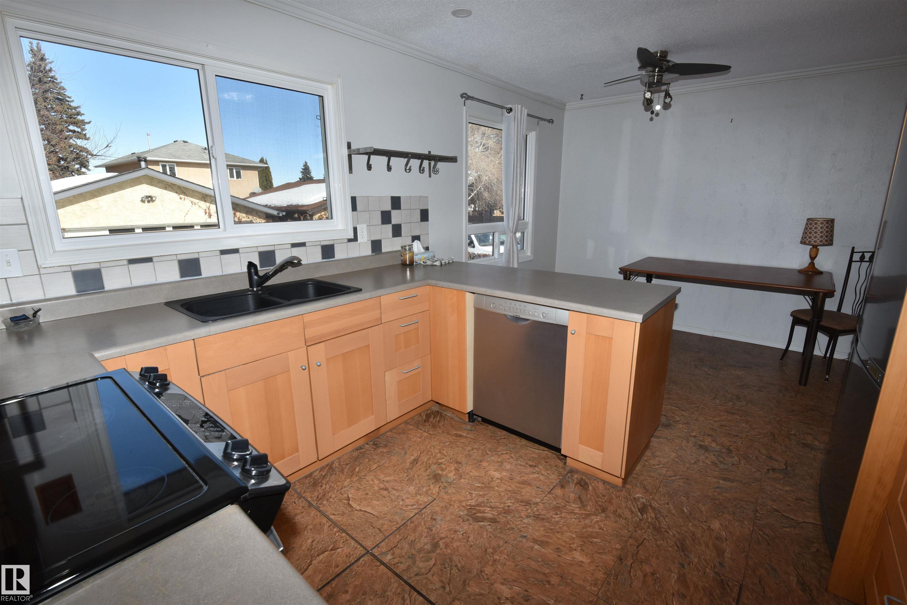 Photo 7 at 10212 168 Avenue NW, Baturyn, Edmonton