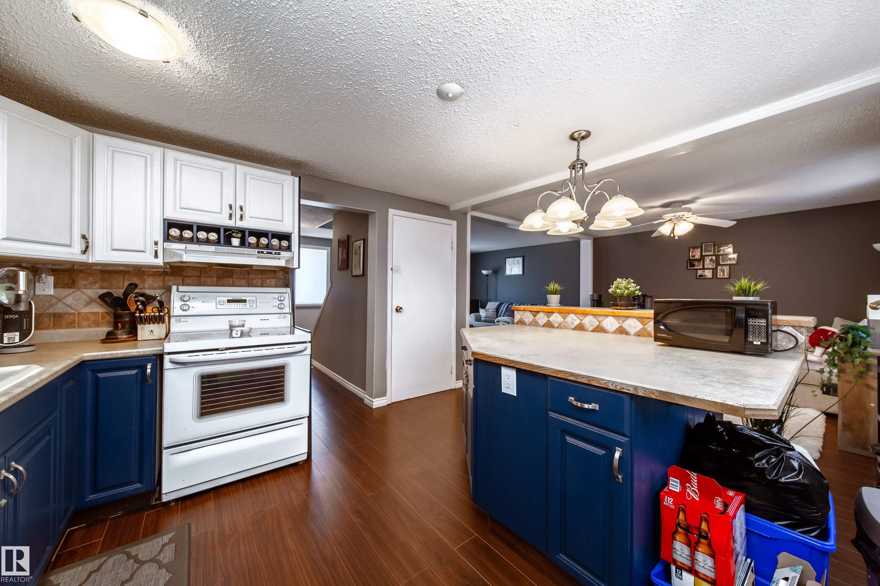 Photo 10 at 72 Ridgewood, Braeside, St. Albert