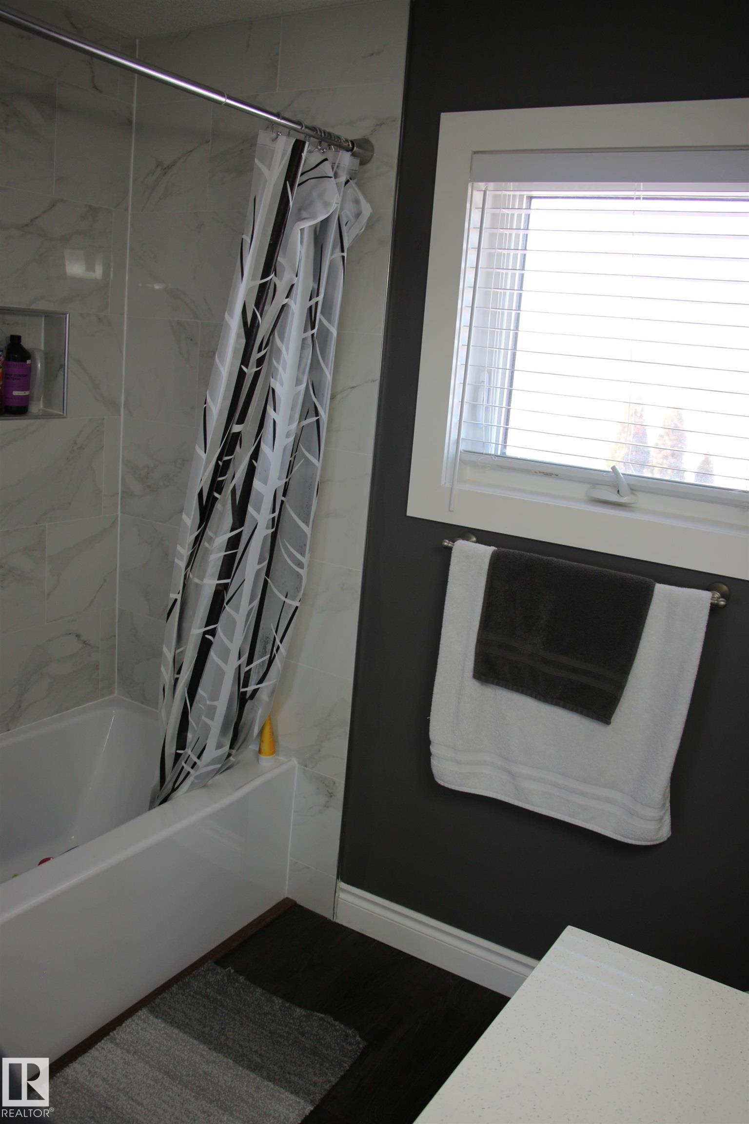 Photo 7 at 10 Westmews Crescent, Westpark, Fort Saskatchewan