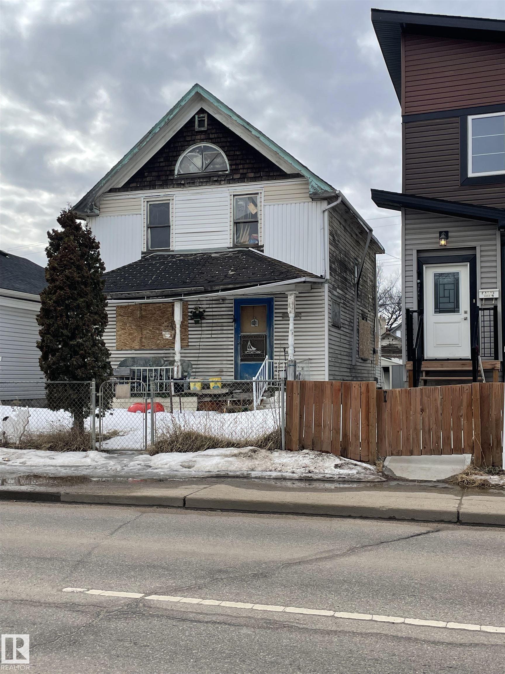 Picture for 11612 82 ST NW