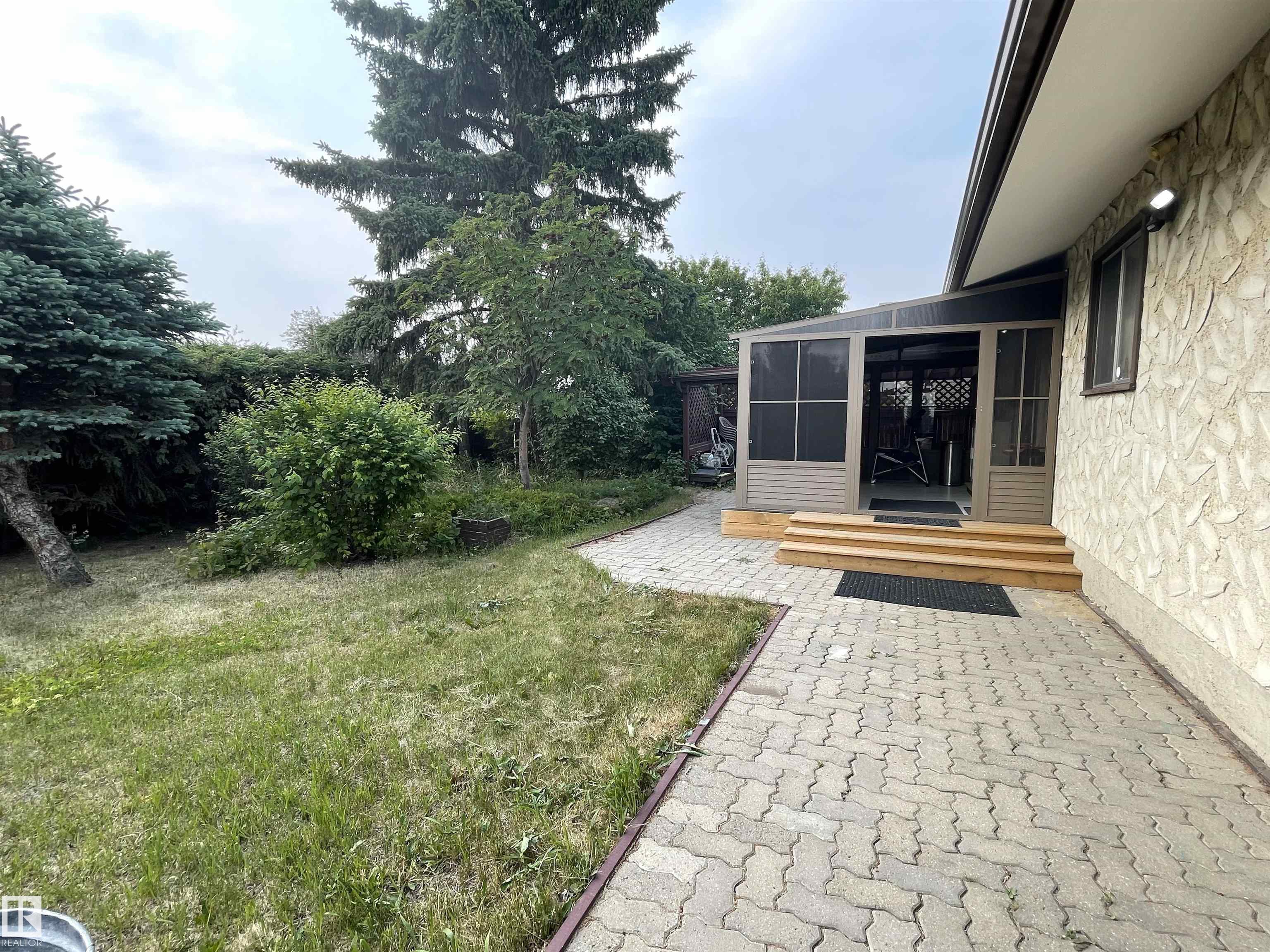 Picture for 16628 96 AV NW NW