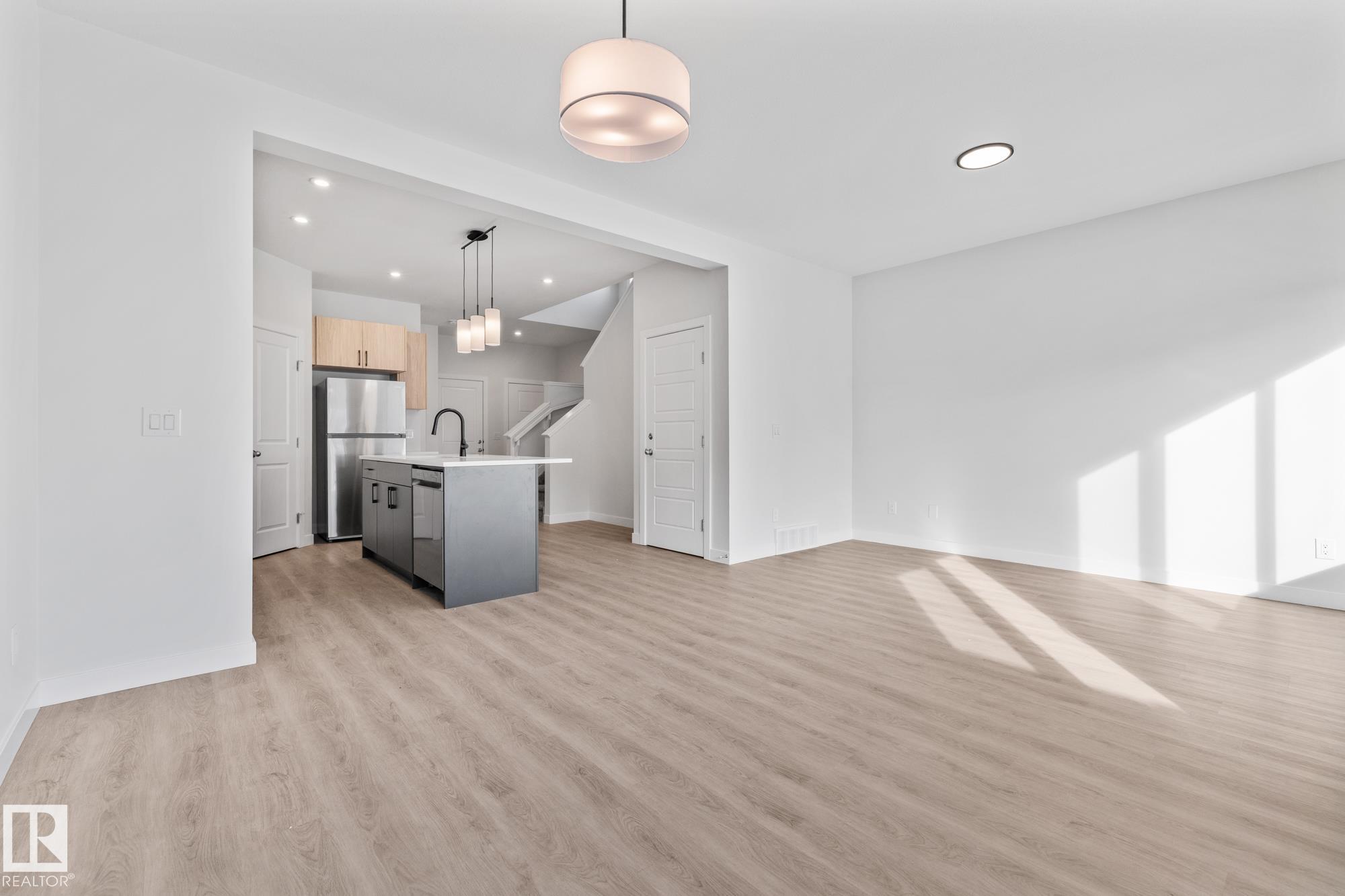 Photo 11 at 144 Honeysuckle green, Woodbend, Leduc