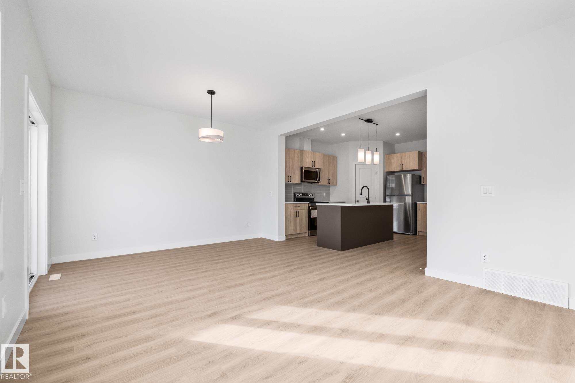 Photo 14 at 144 Honeysuckle green, Woodbend, Leduc