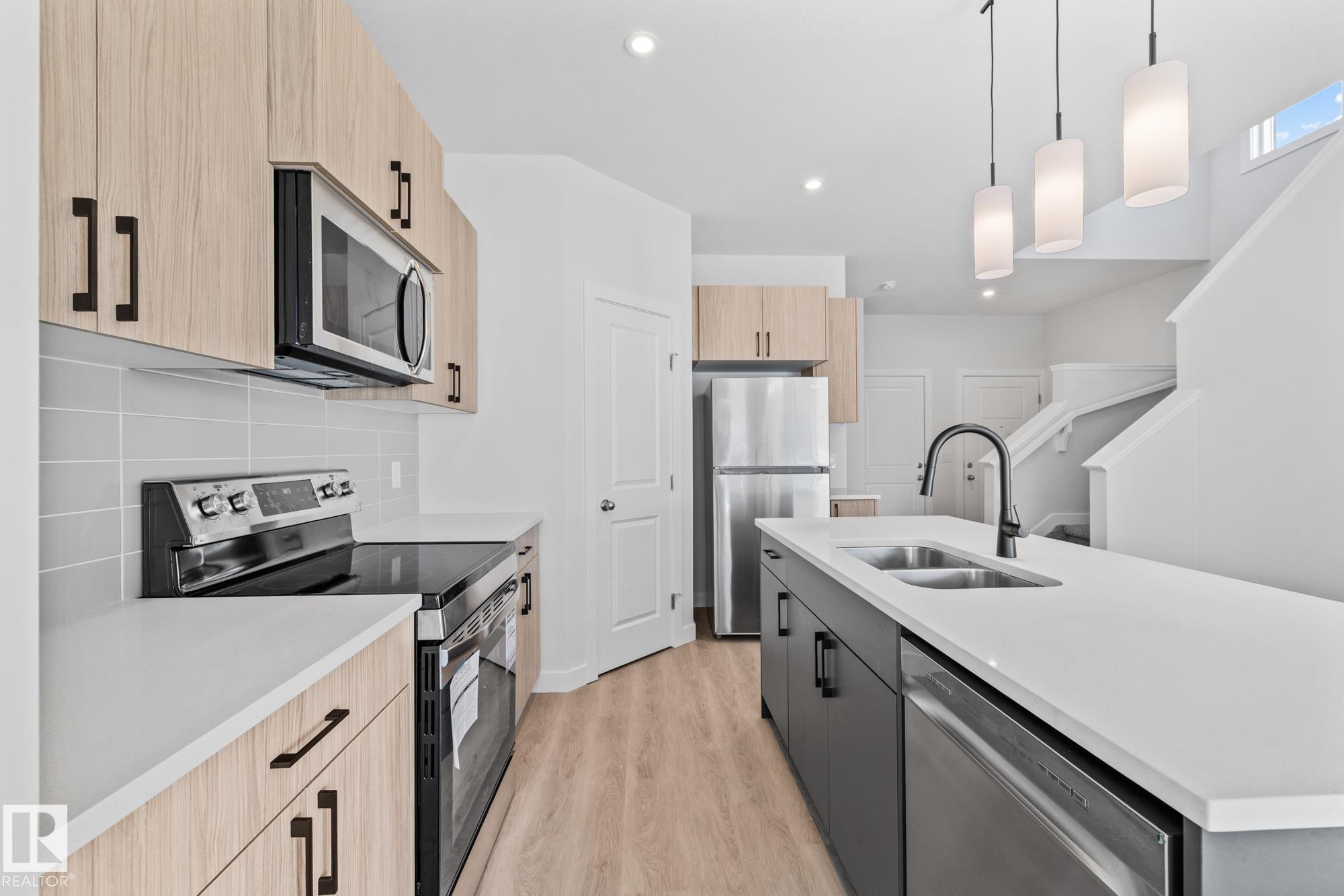 Photo 7 at 144 Honeysuckle green, Woodbend, Leduc