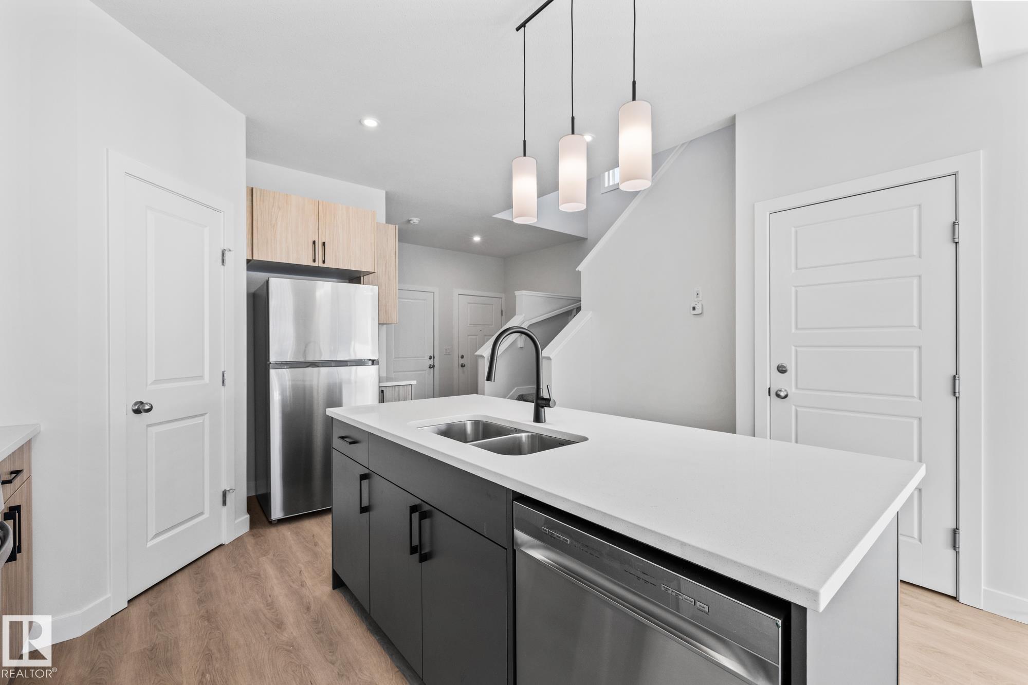 Photo 8 at 144 Honeysuckle green, Woodbend, Leduc