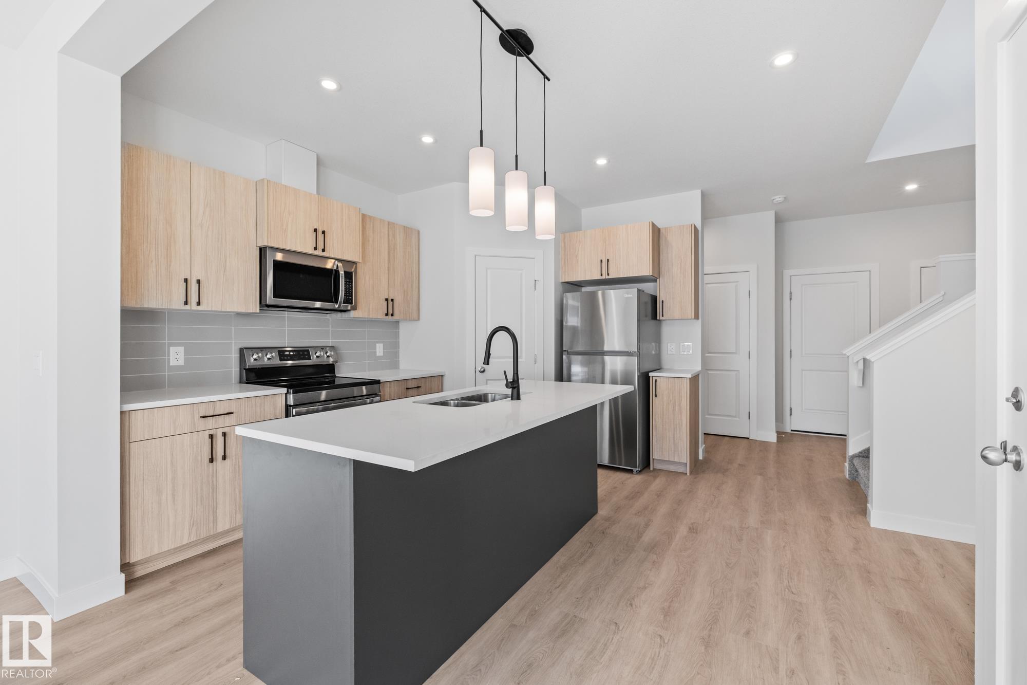 Photo 9 at 144 Honeysuckle green, Woodbend, Leduc