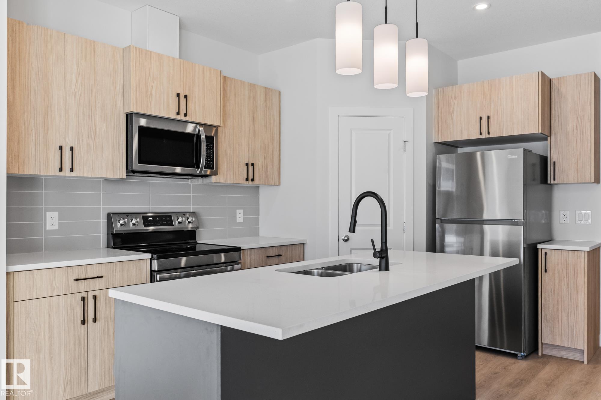 Photo 10 at 144 Honeysuckle green, Woodbend, Leduc