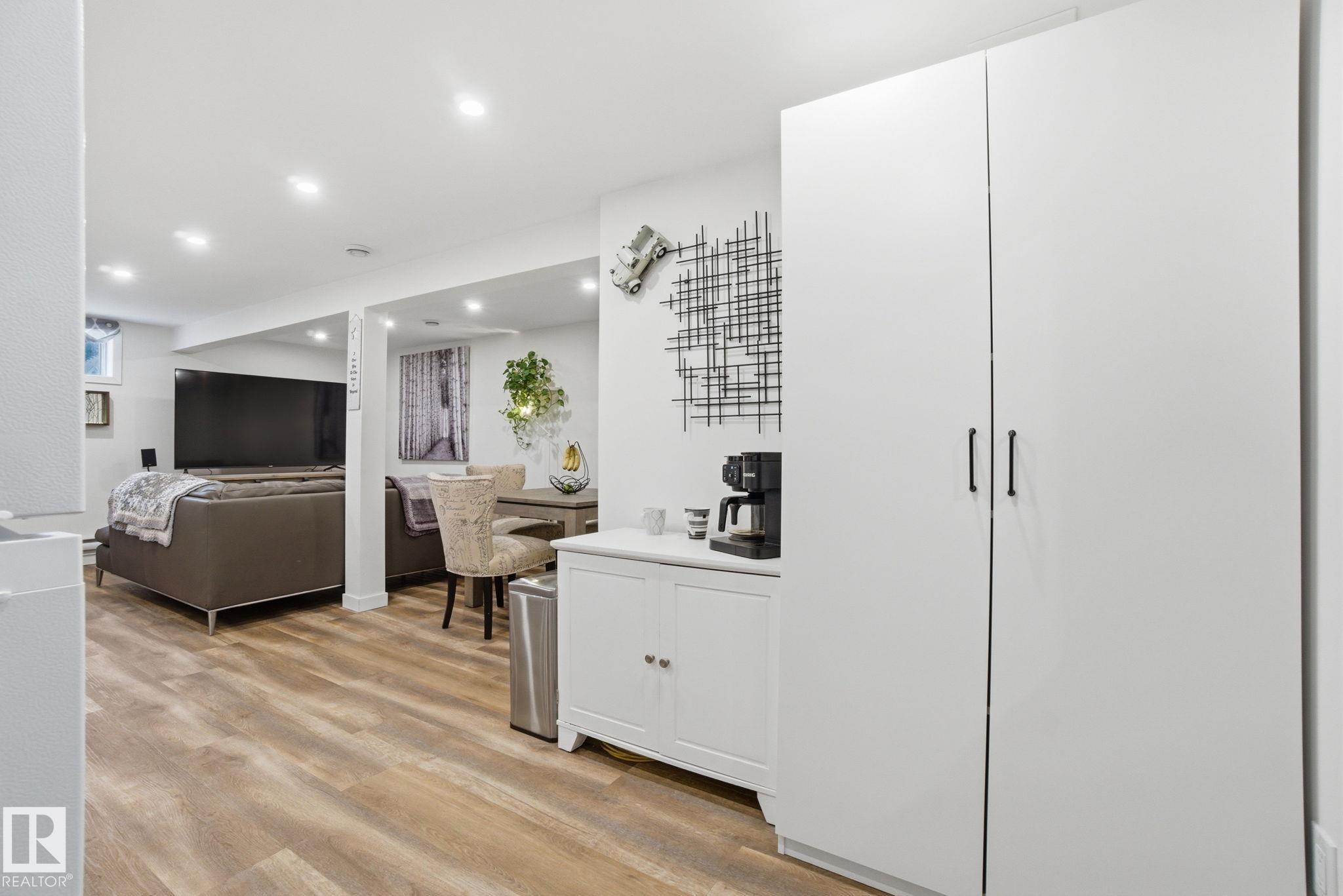 Photo 31 at 5110 57ave, Willow Park, Leduc