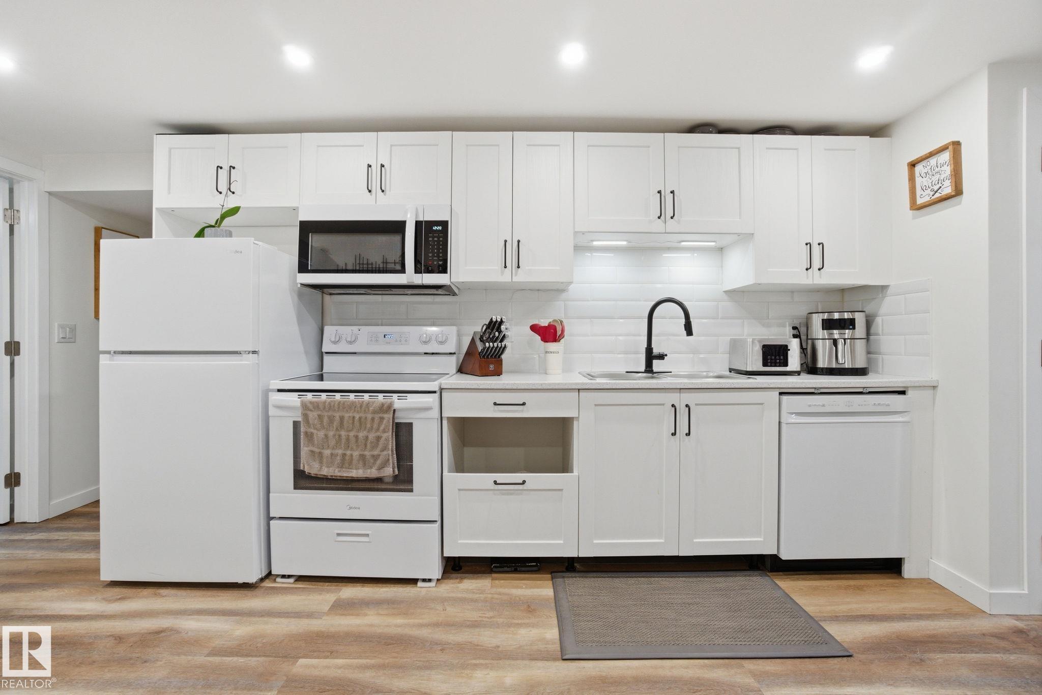 Photo 34 at 5110 57ave, Willow Park, Leduc