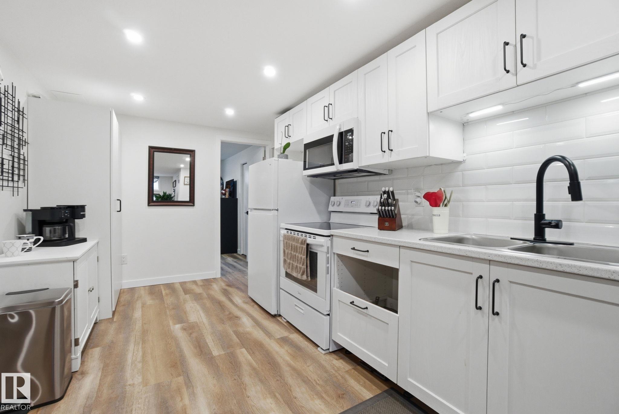 Photo 35 at 5110 57ave, Willow Park, Leduc