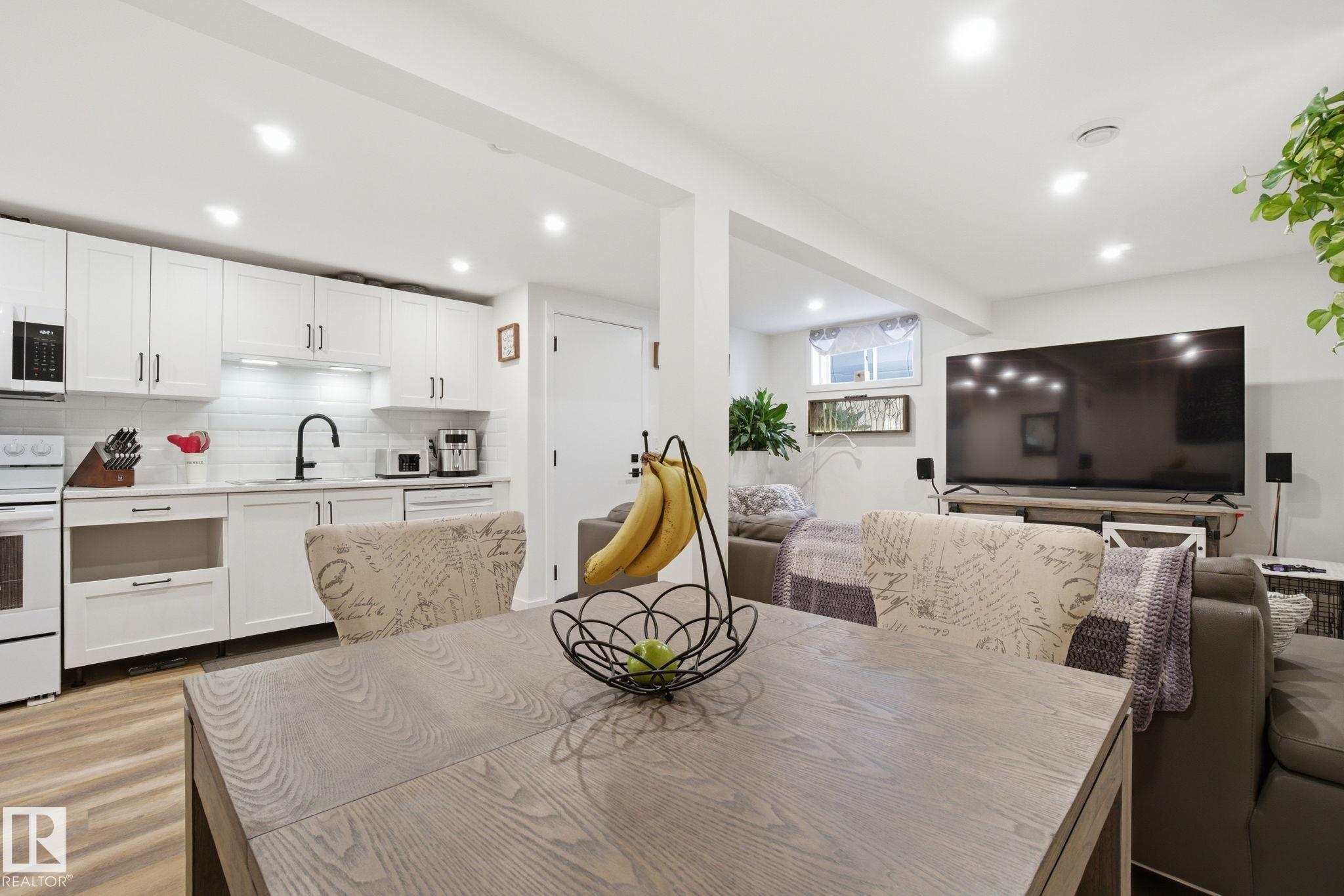 Photo 38 at 5110 57ave, Willow Park, Leduc