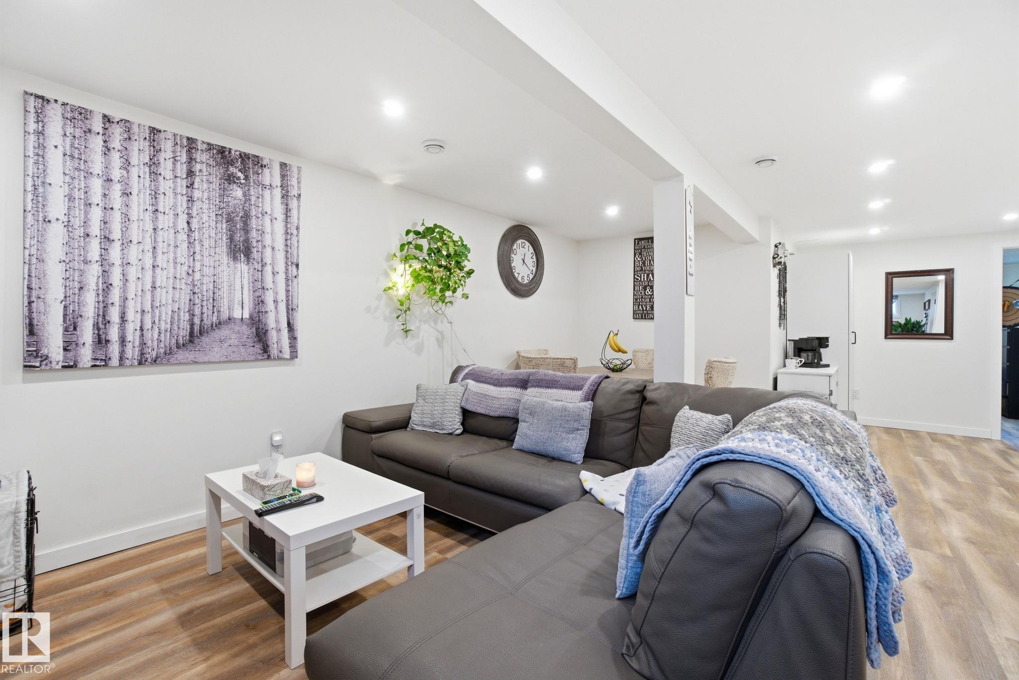 Photo 41 at 5110 57ave, Willow Park, Leduc