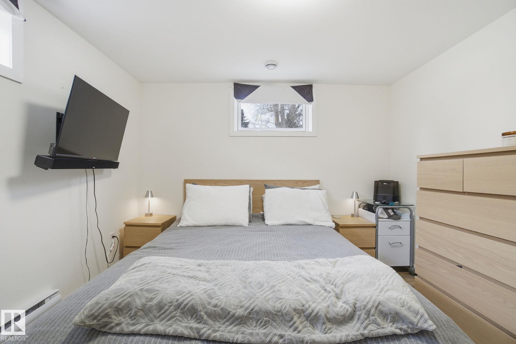 Photo 44 at 5110 57ave, Willow Park, Leduc