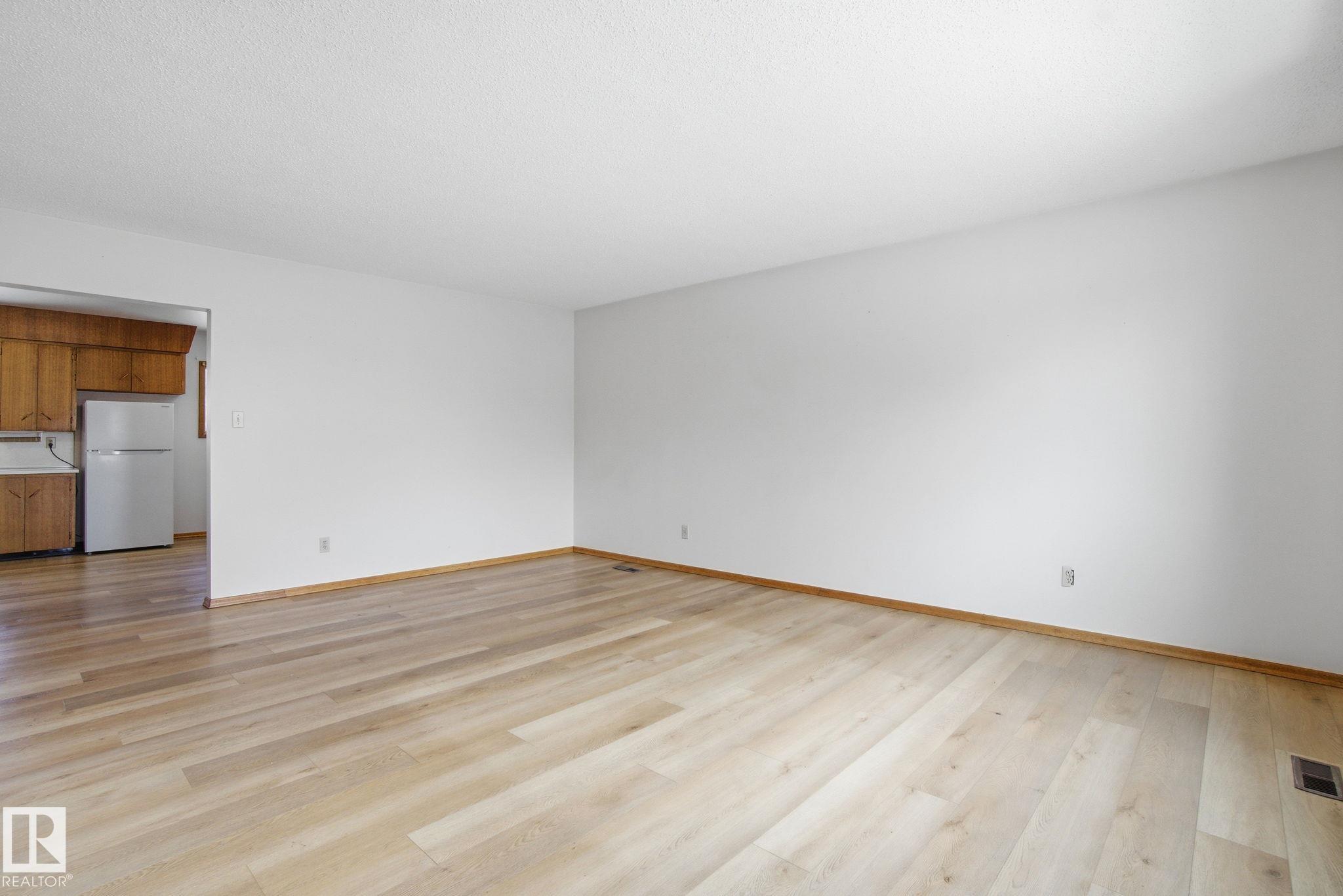 Photo 6 at 5110 57ave, Willow Park, Leduc