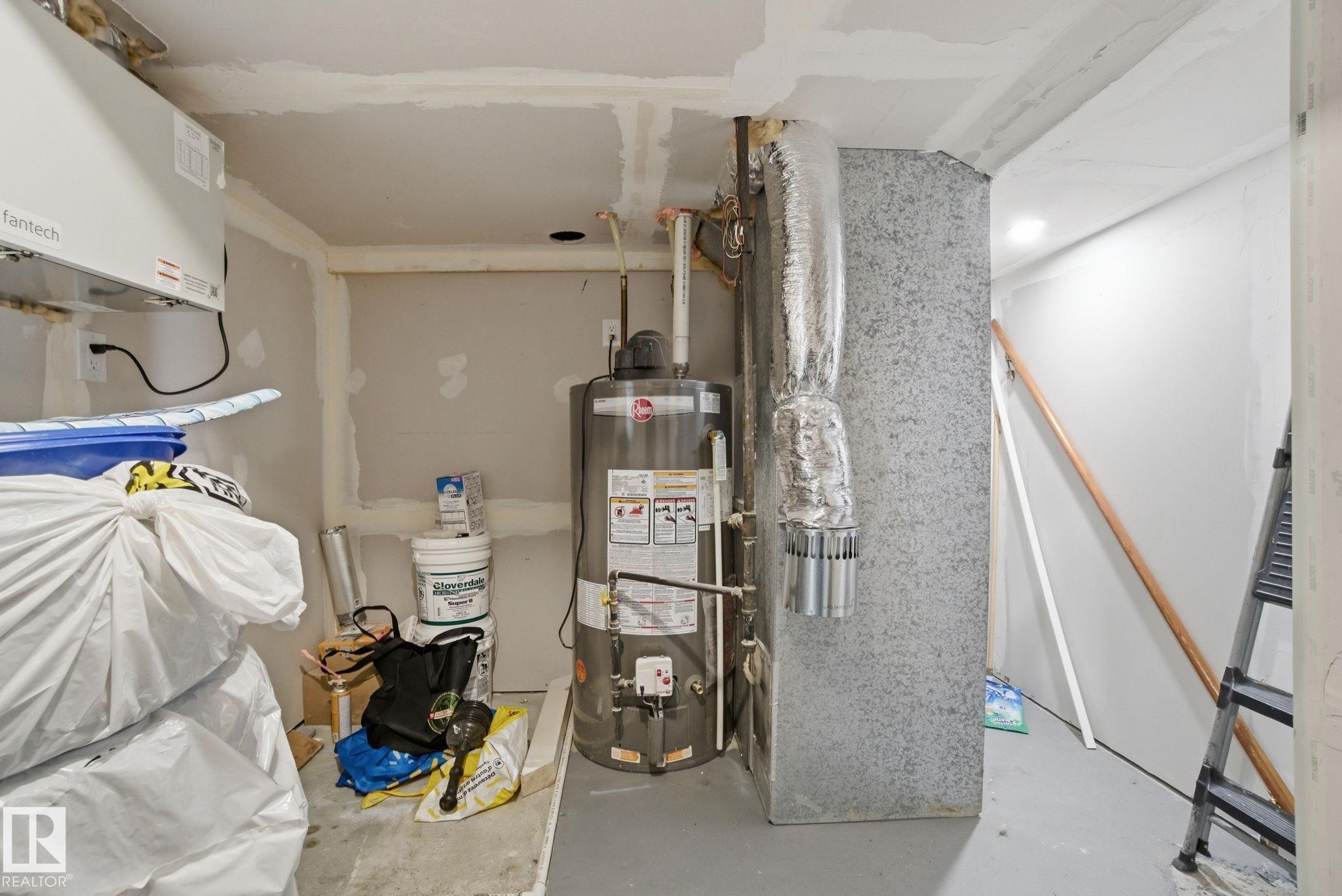 Photo 51 at 5110 57ave, Willow Park, Leduc