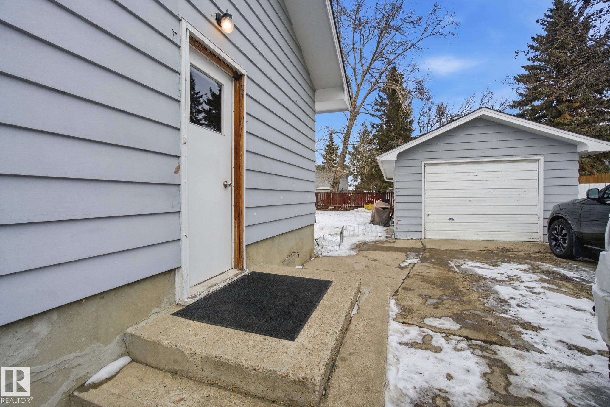 Photo 52 at 5110 57ave, Willow Park, Leduc