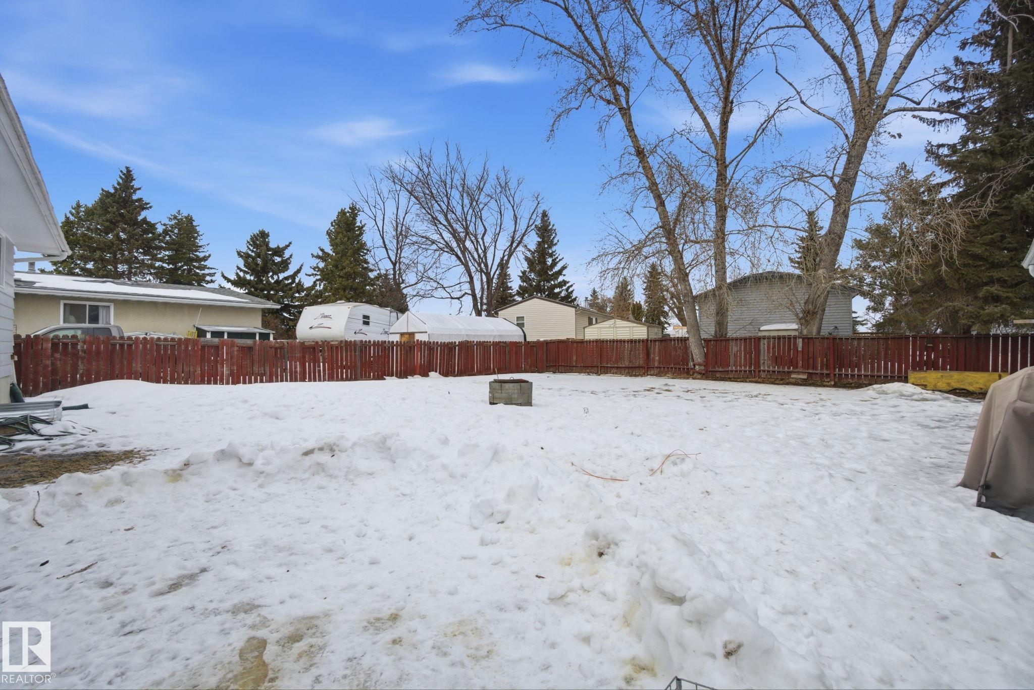 Photo 53 at 5110 57ave, Willow Park, Leduc