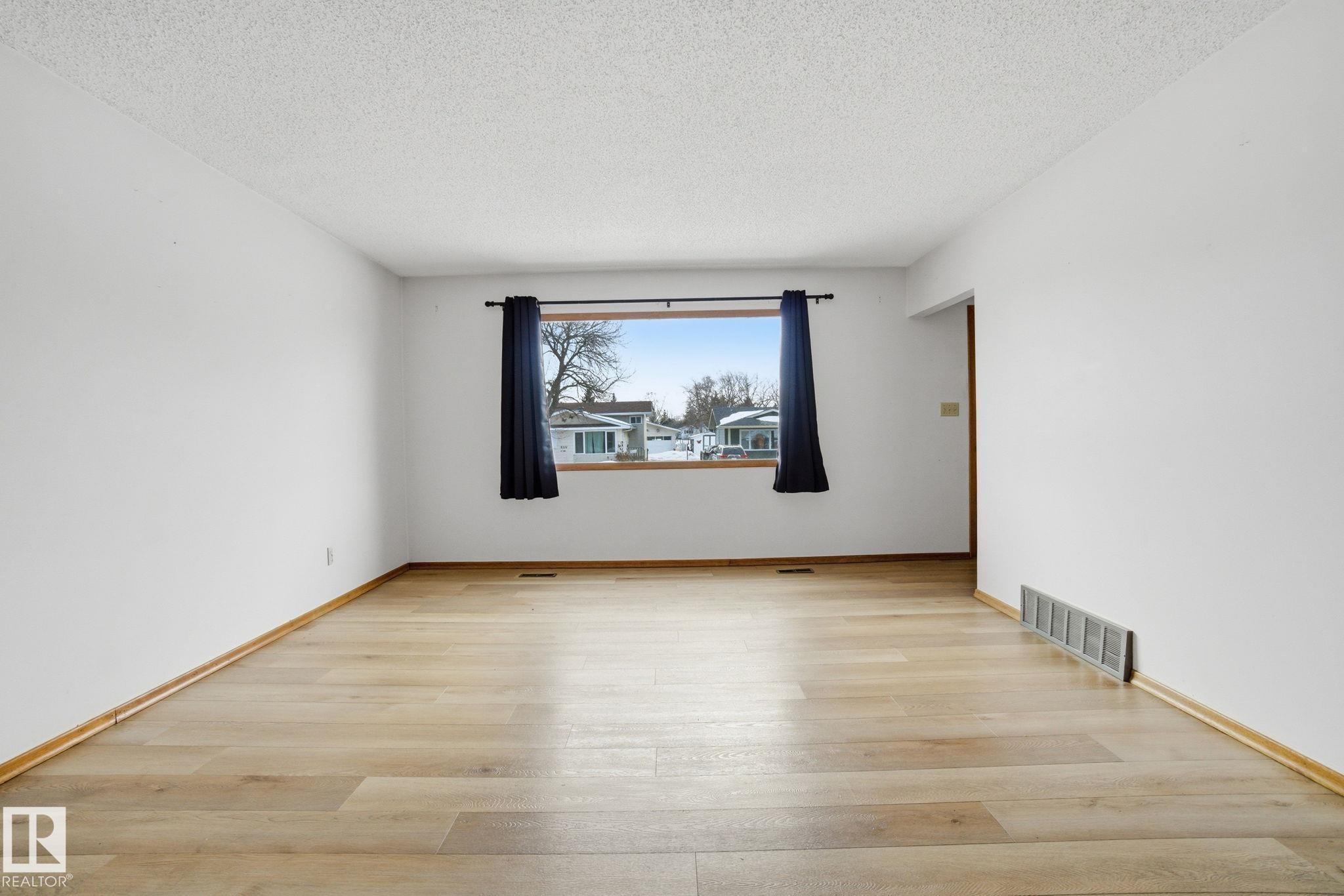 Photo 9 at 5110 57ave, Willow Park, Leduc