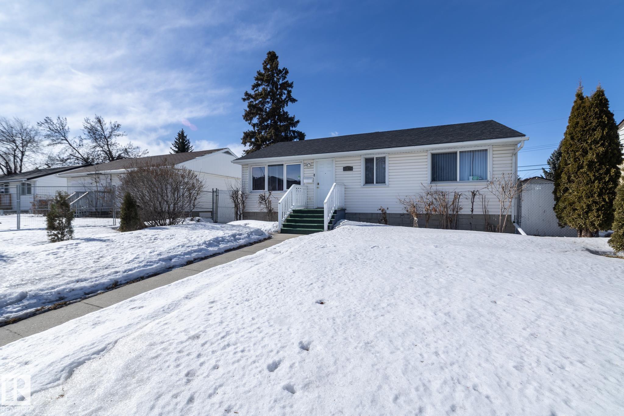 9702 163 Street NW, Glenwood, Edmonton photo number 2