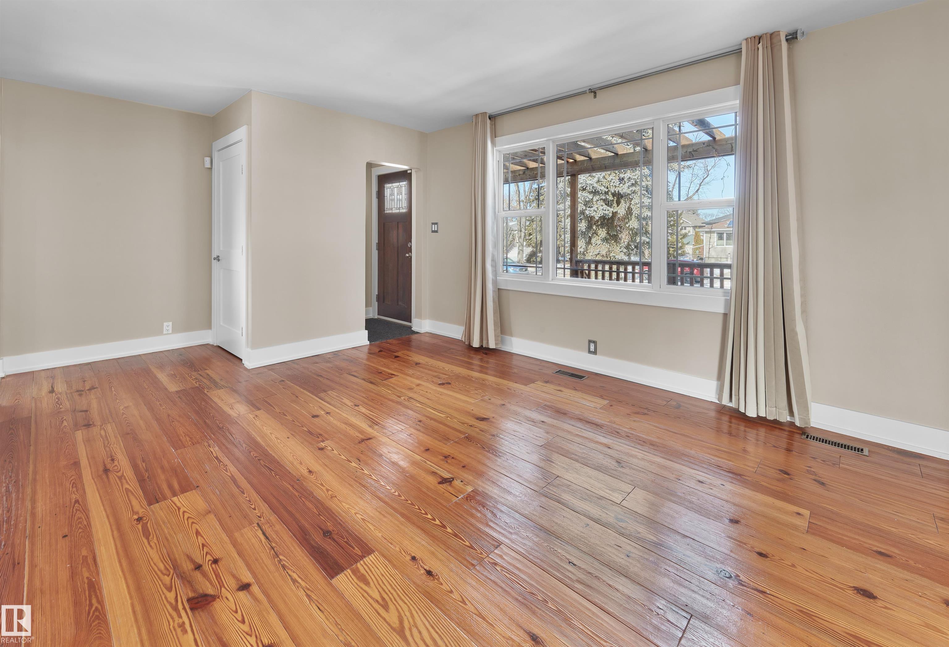 Picture for 11135 62 AV NW