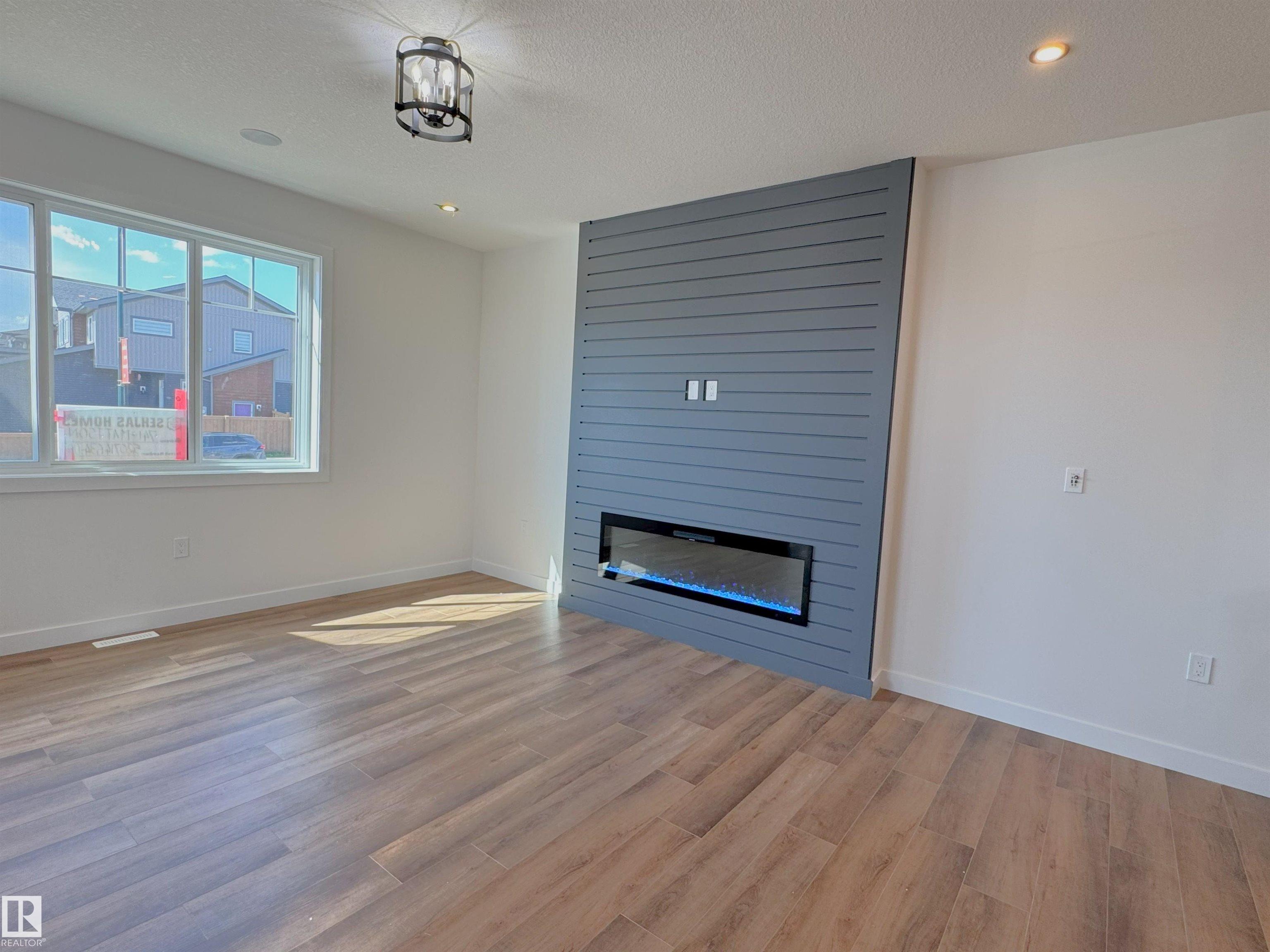 Photo 4 at 7 Tilia Place, Tonewood, Spruce Grove