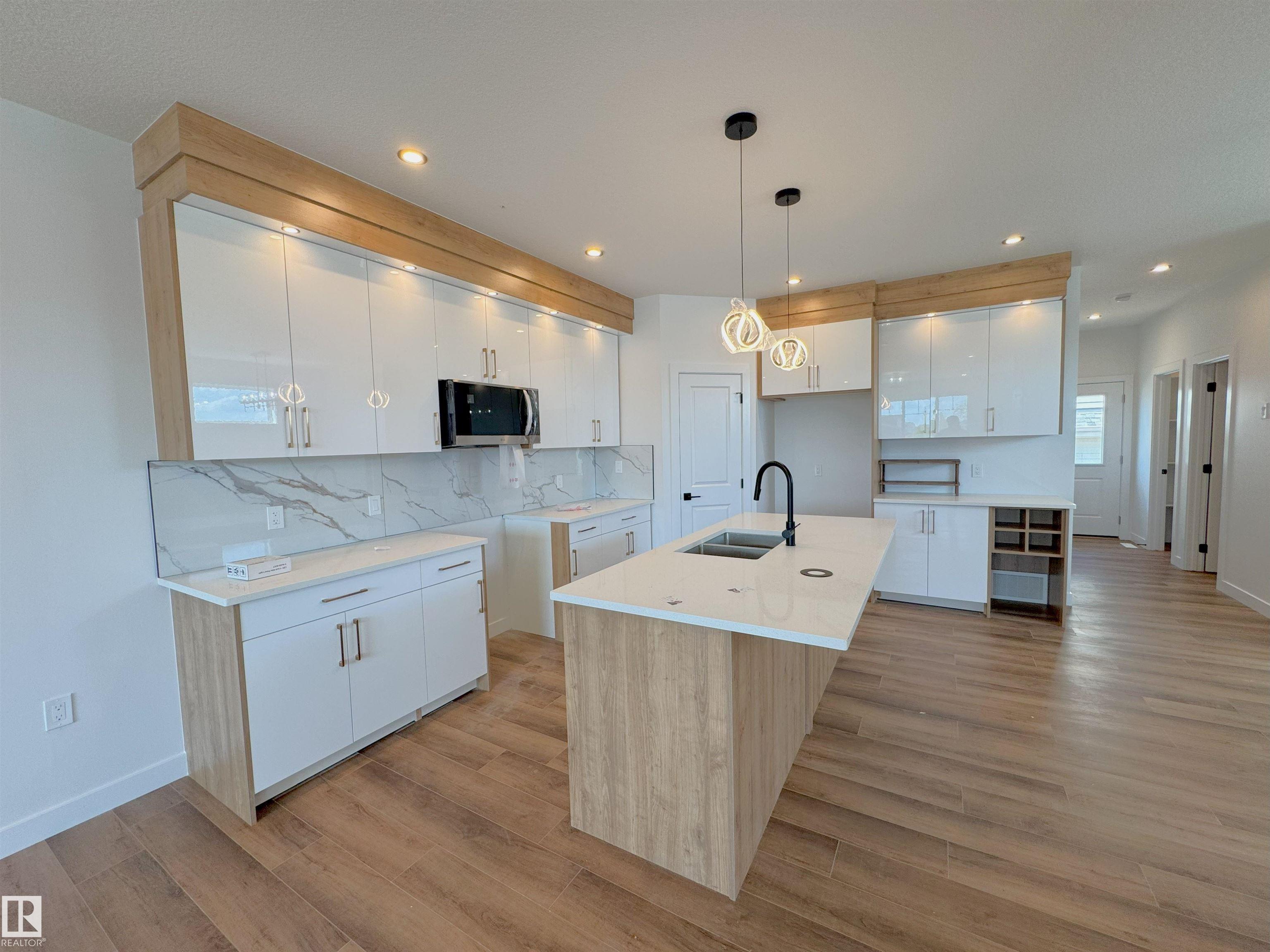 Photo 5 at 7 Tilia Place, Tonewood, Spruce Grove