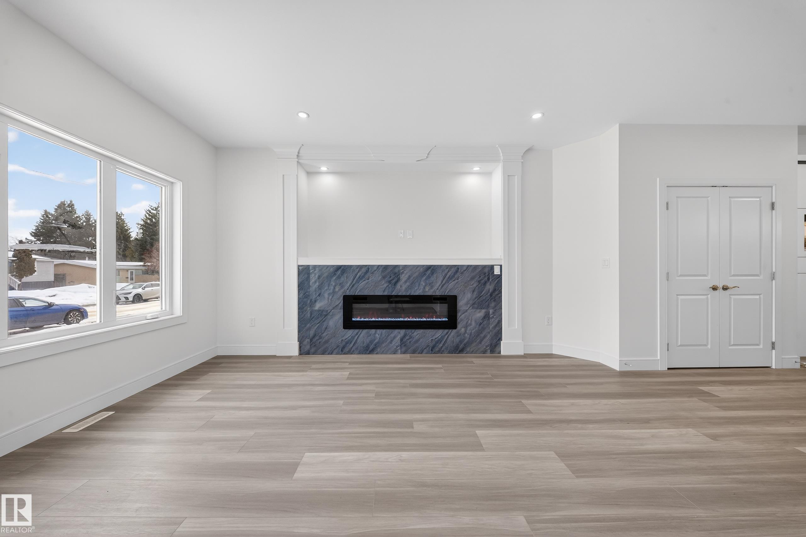 Photo 4 at 10938 157 Street NW, Mayfield, Edmonton