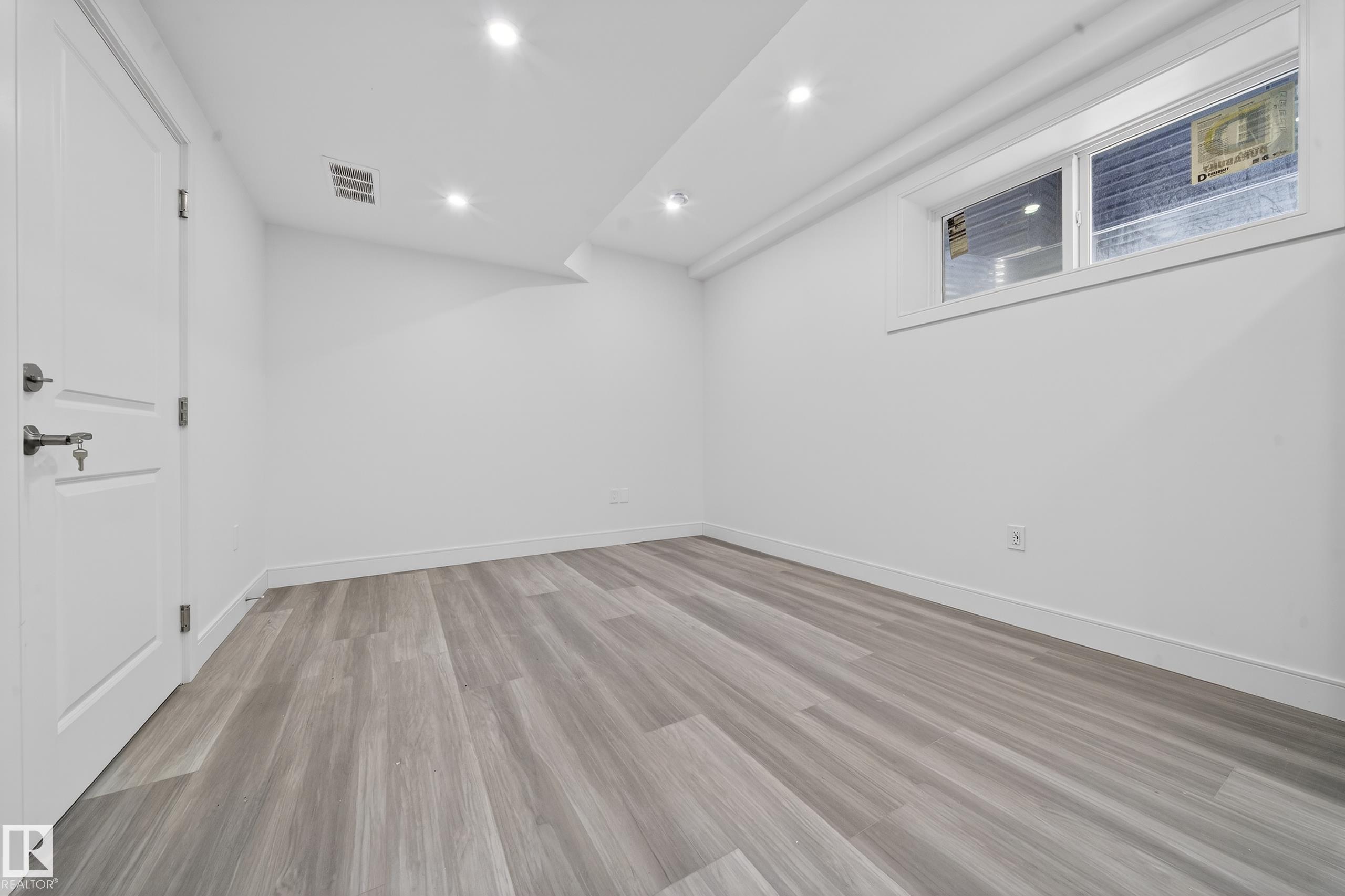 Photo 33 at 10938 157 Street NW, Mayfield, Edmonton