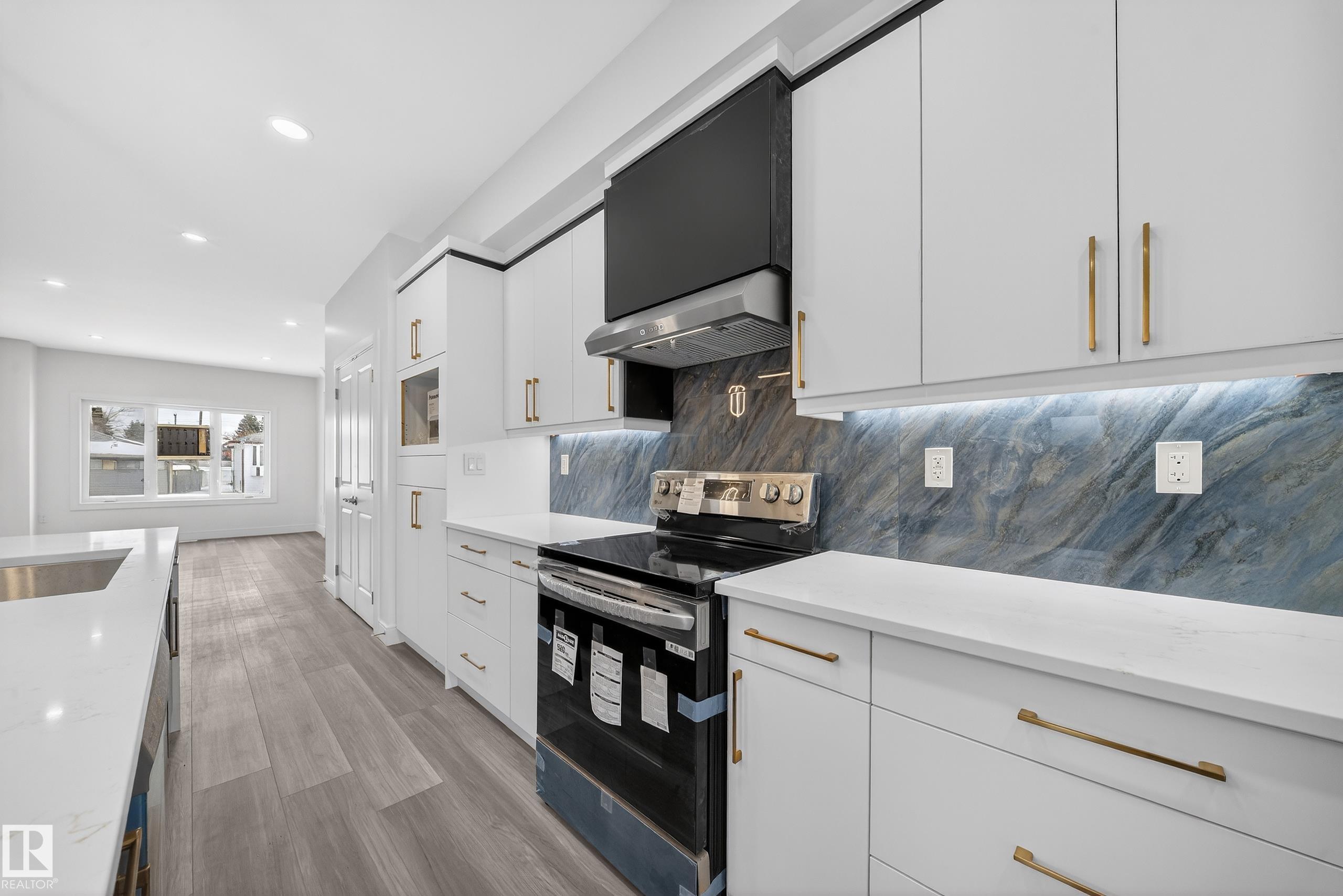 Photo 8 at 10938 157 Street NW, Mayfield, Edmonton