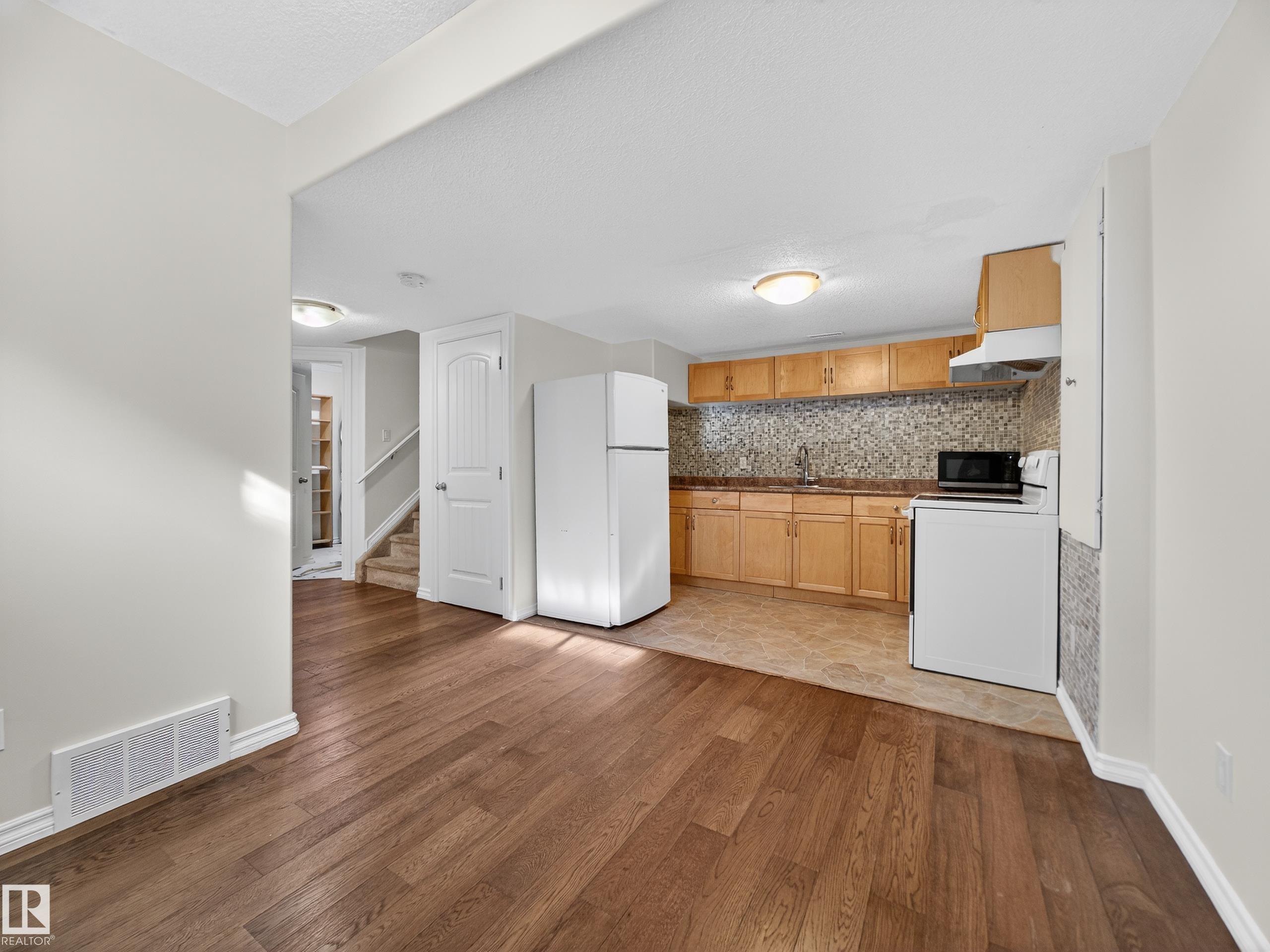 Photo 31 at 11933 77 Street NW, Eastwood, Edmonton