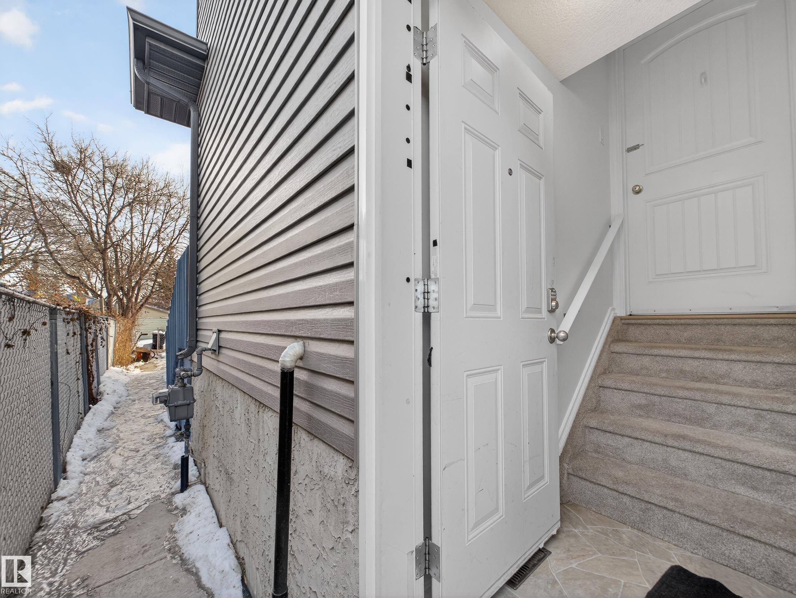 Photo 37 at 11933 77 Street NW, Eastwood, Edmonton