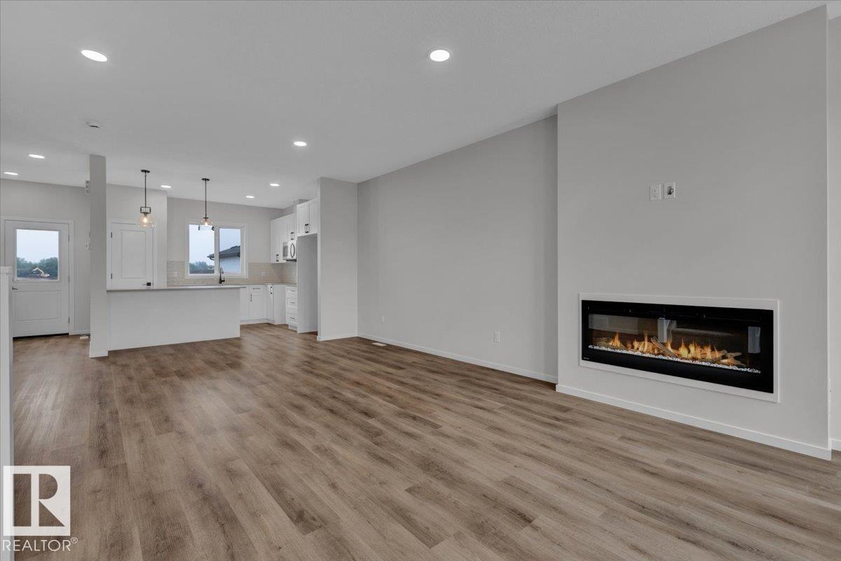 Photo 10 at 1098 Mcleod Avenue, Easton, Spruce Grove