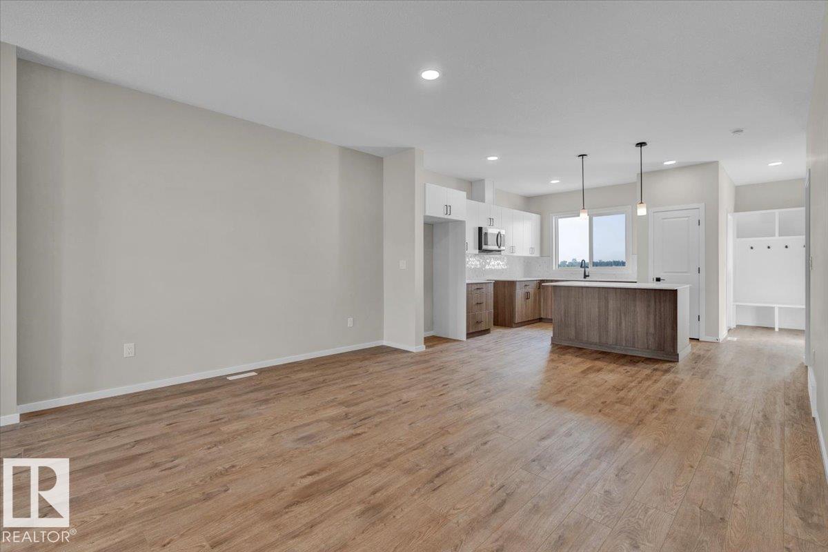 Photo 8 at 1096 Mcleod Avenue, Easton, Spruce Grove