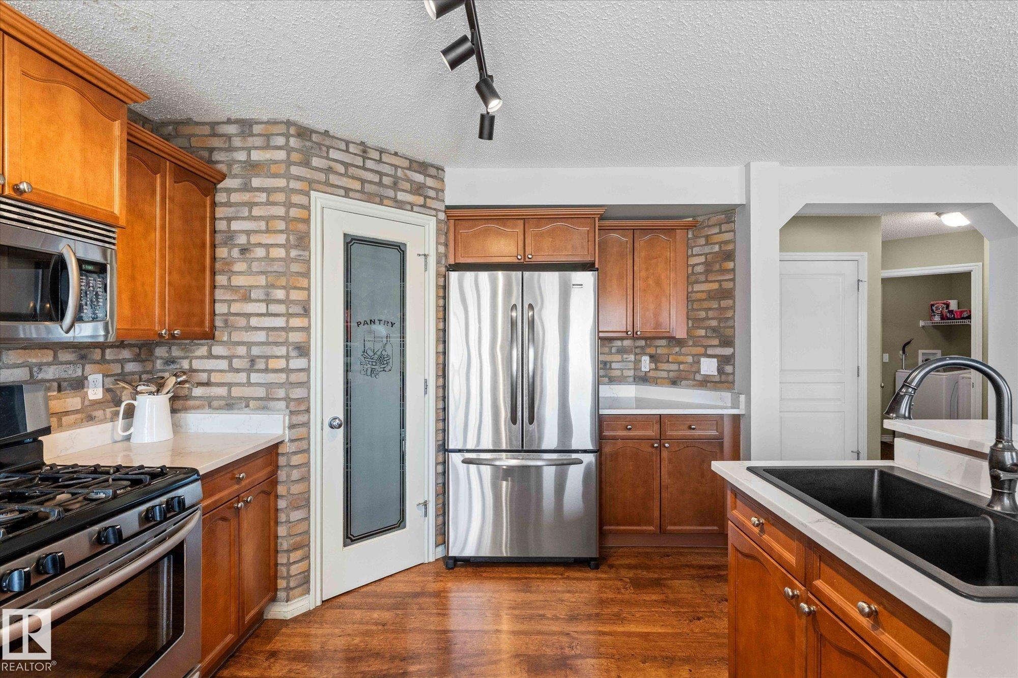 Photo 11 at 68 Greystone Crescent, Grove Meadows, Spruce Grove