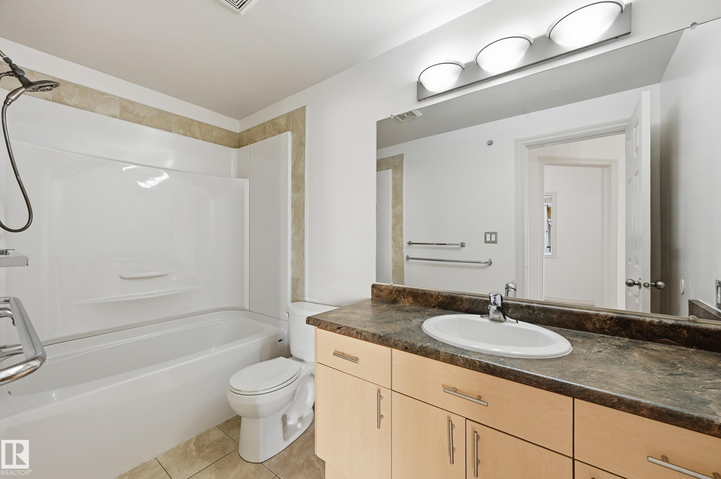 Photo 20 at 517 - 10235 112 Street NW, Wîhkwêntôwin, Edmonton