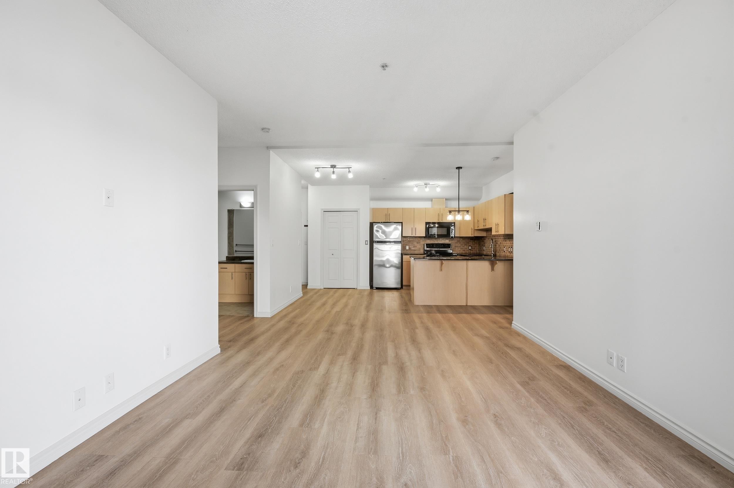 Photo 10 at 517 - 10235 112 Street NW, Wîhkwêntôwin, Edmonton