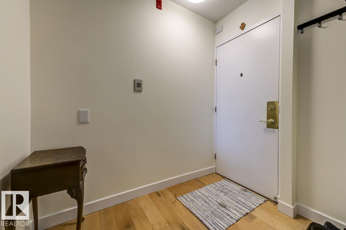 804 - 9909 110 Street NW, Wîhkwêntôwin, Edmonton