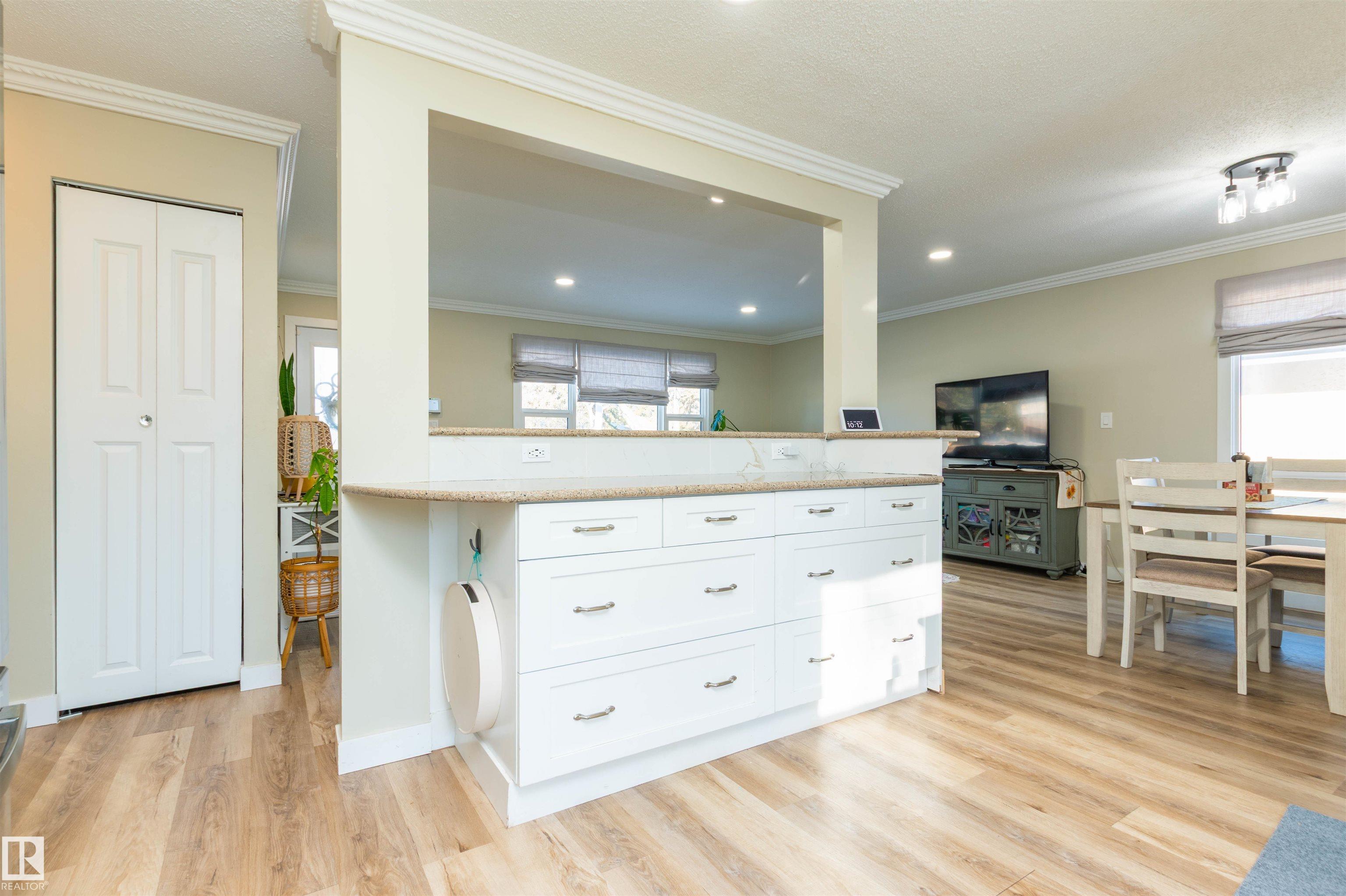 Photo 11 at 24 Circlewood Drive, Maplewood, Sherwood Park