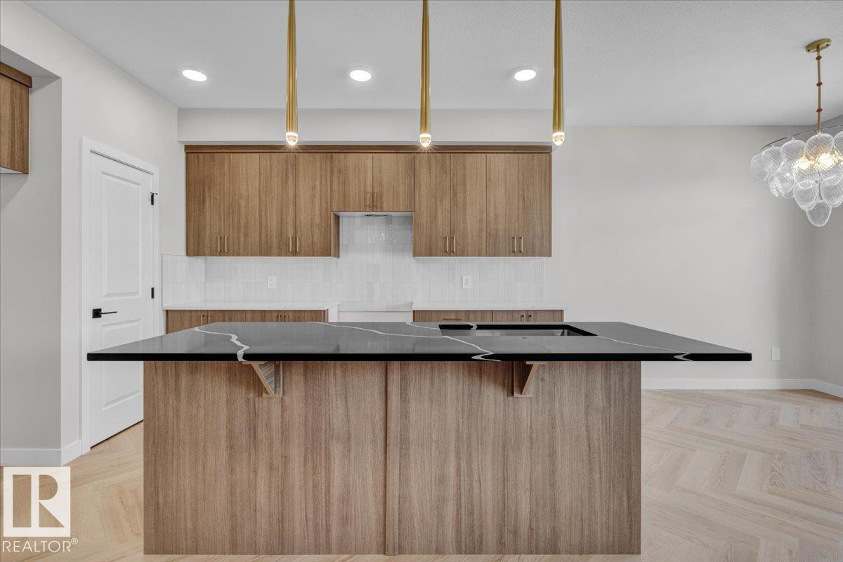 Photo 6 at 2110 Crossbill Lane NW, Kinglet Gardens, Edmonton