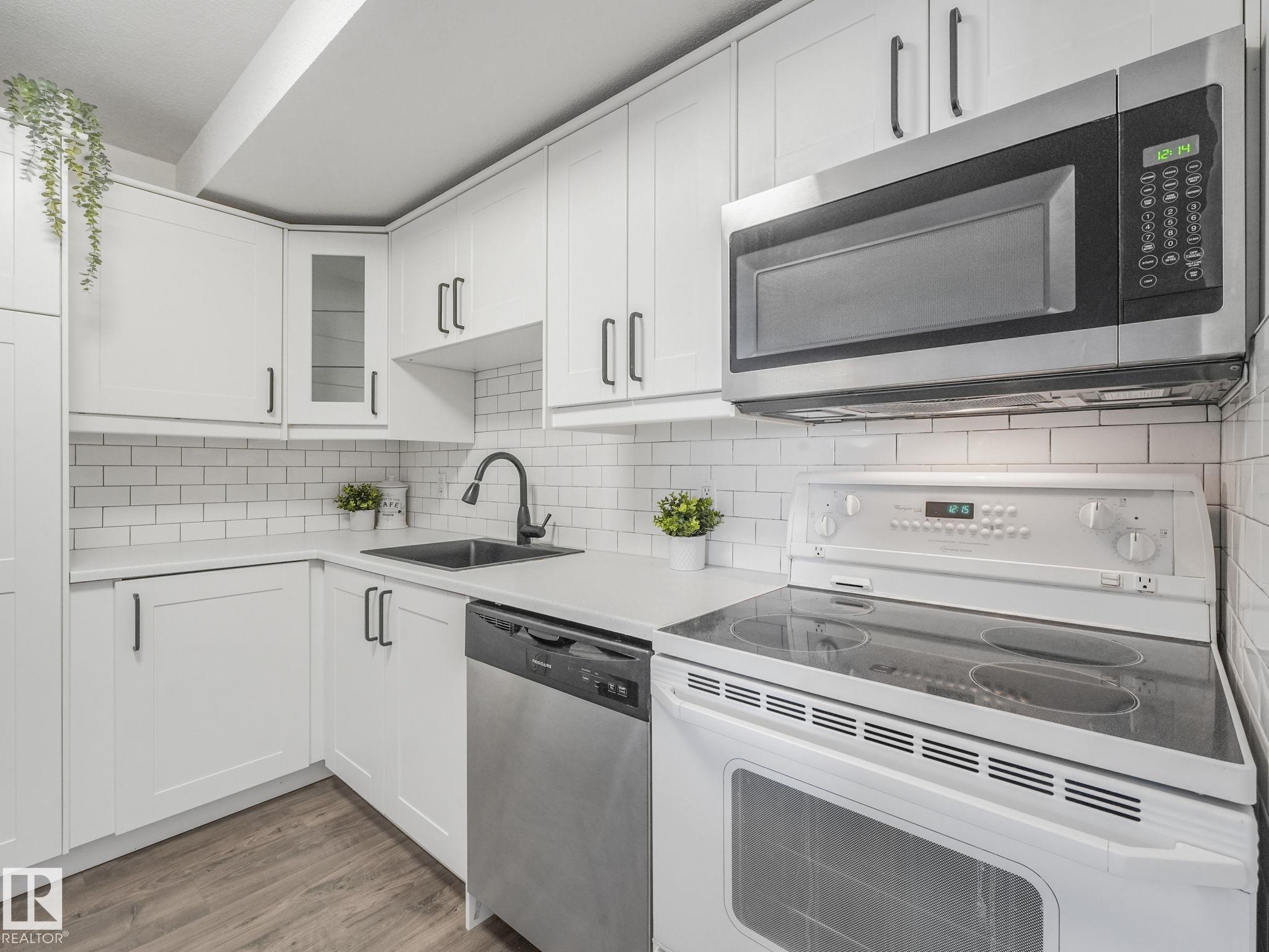 Photo 14 at 1001 - 9929 113 Street NW, Wîhkwêntôwin, Edmonton