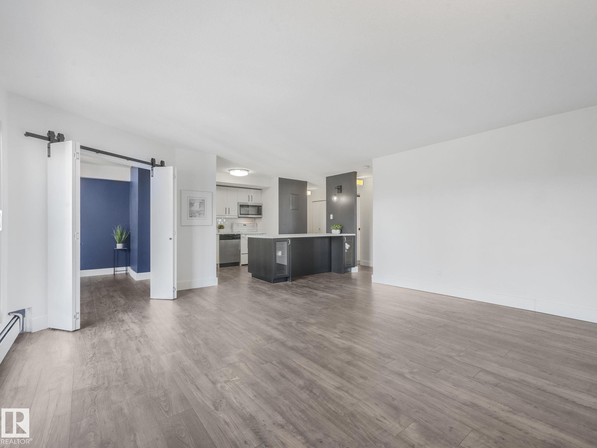 Photo 6 at 1001 - 9929 113 Street NW, Wîhkwêntôwin, Edmonton