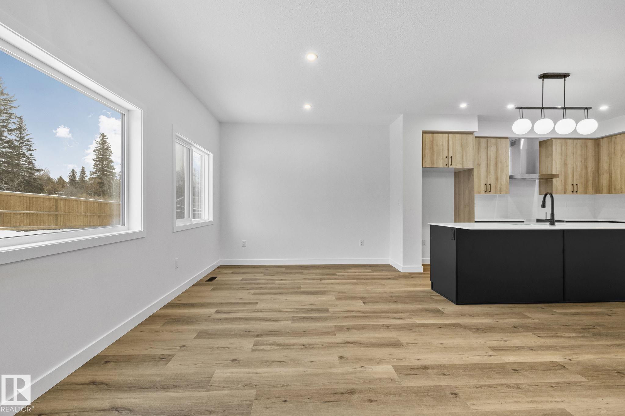 114 Royal Street, Riverside, St. Albert