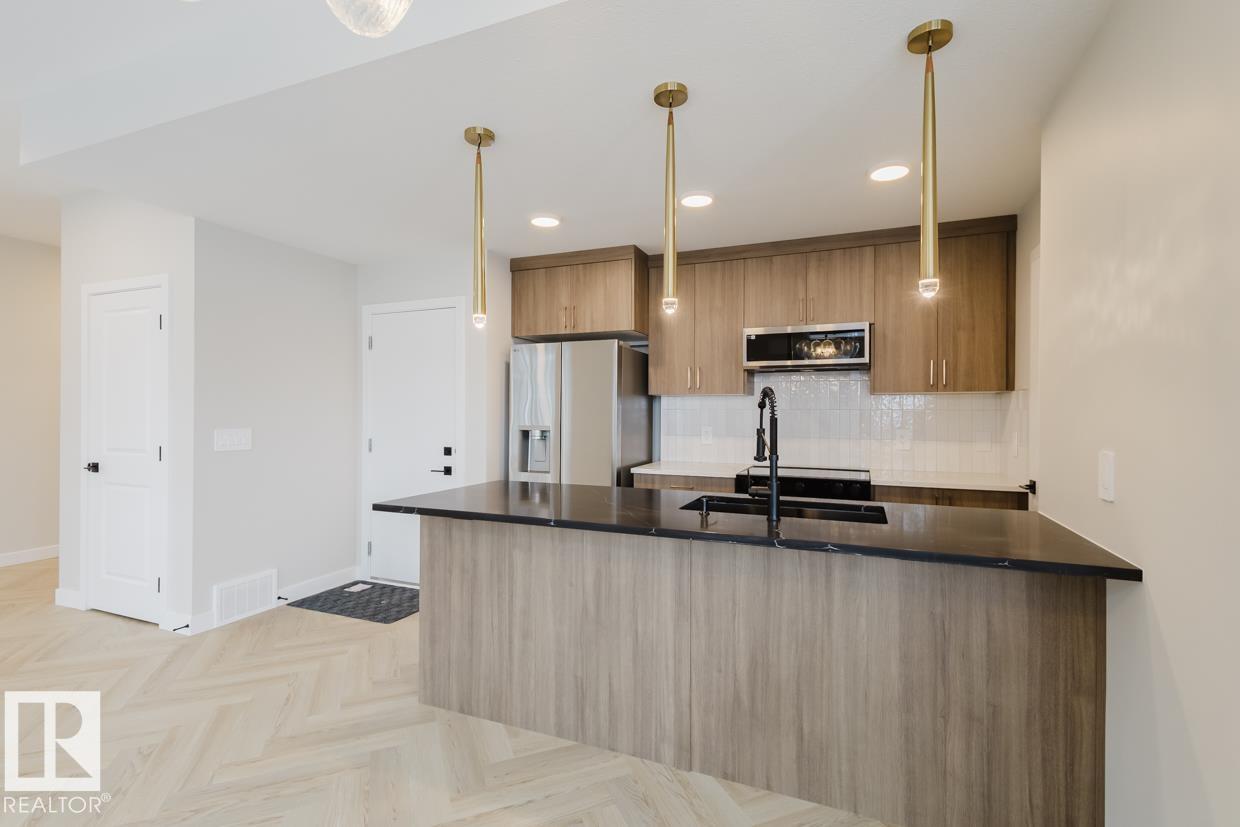 4 - 16231 19 Avenue SW, Glenridding Ravine, Edmonton photo number 2