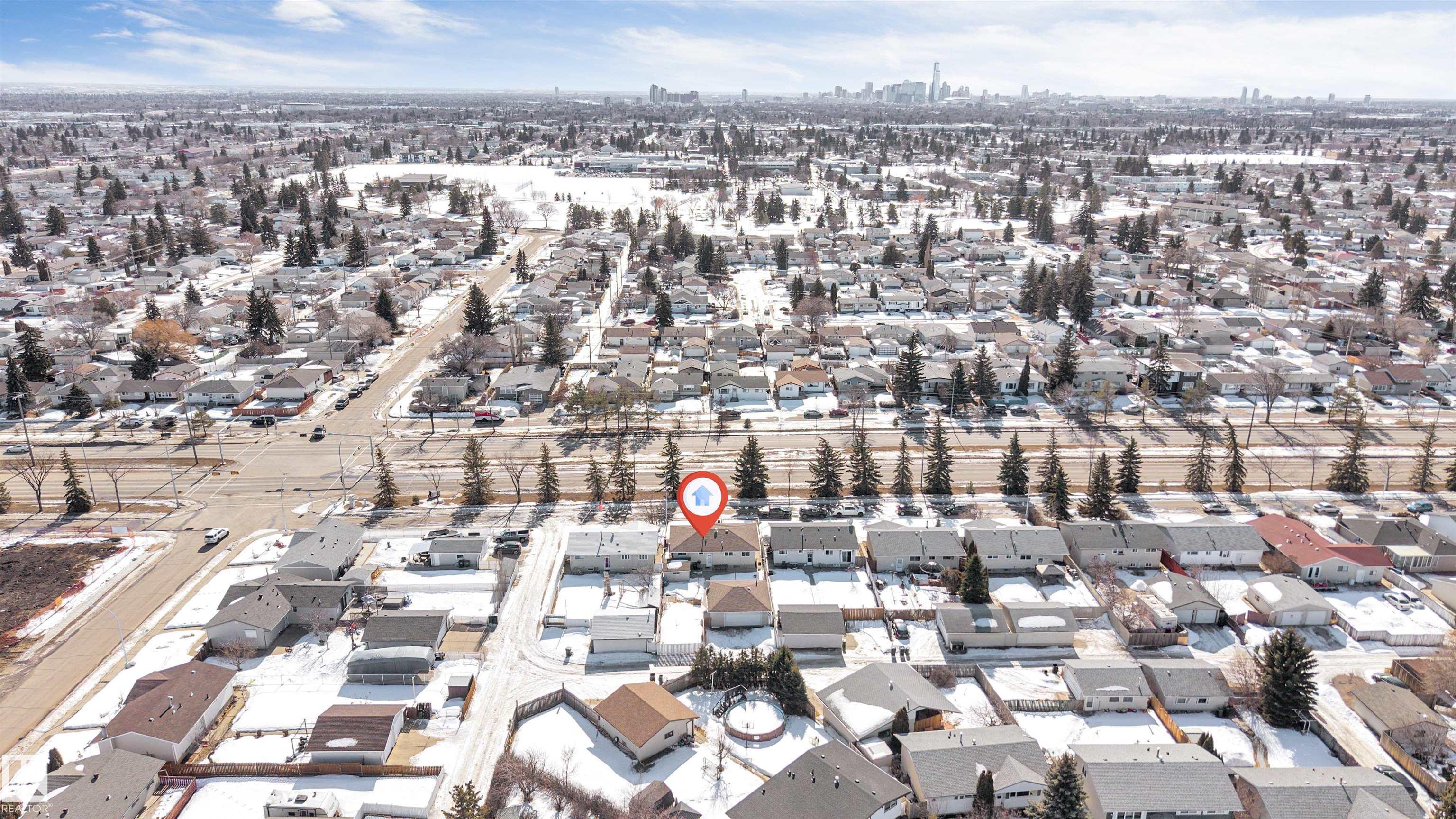 Photo 2 at 8716 137 Avenue NW, Northmount, Edmonton