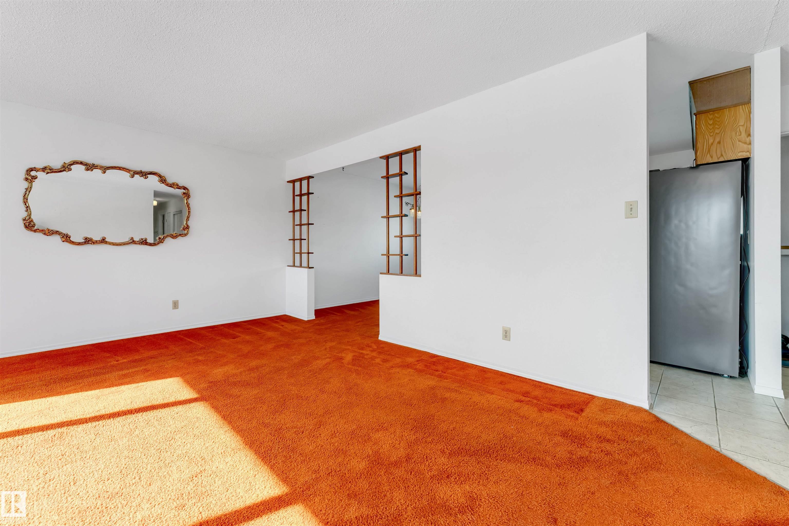 Photo 11 at 8716 137 Avenue NW, Northmount, Edmonton