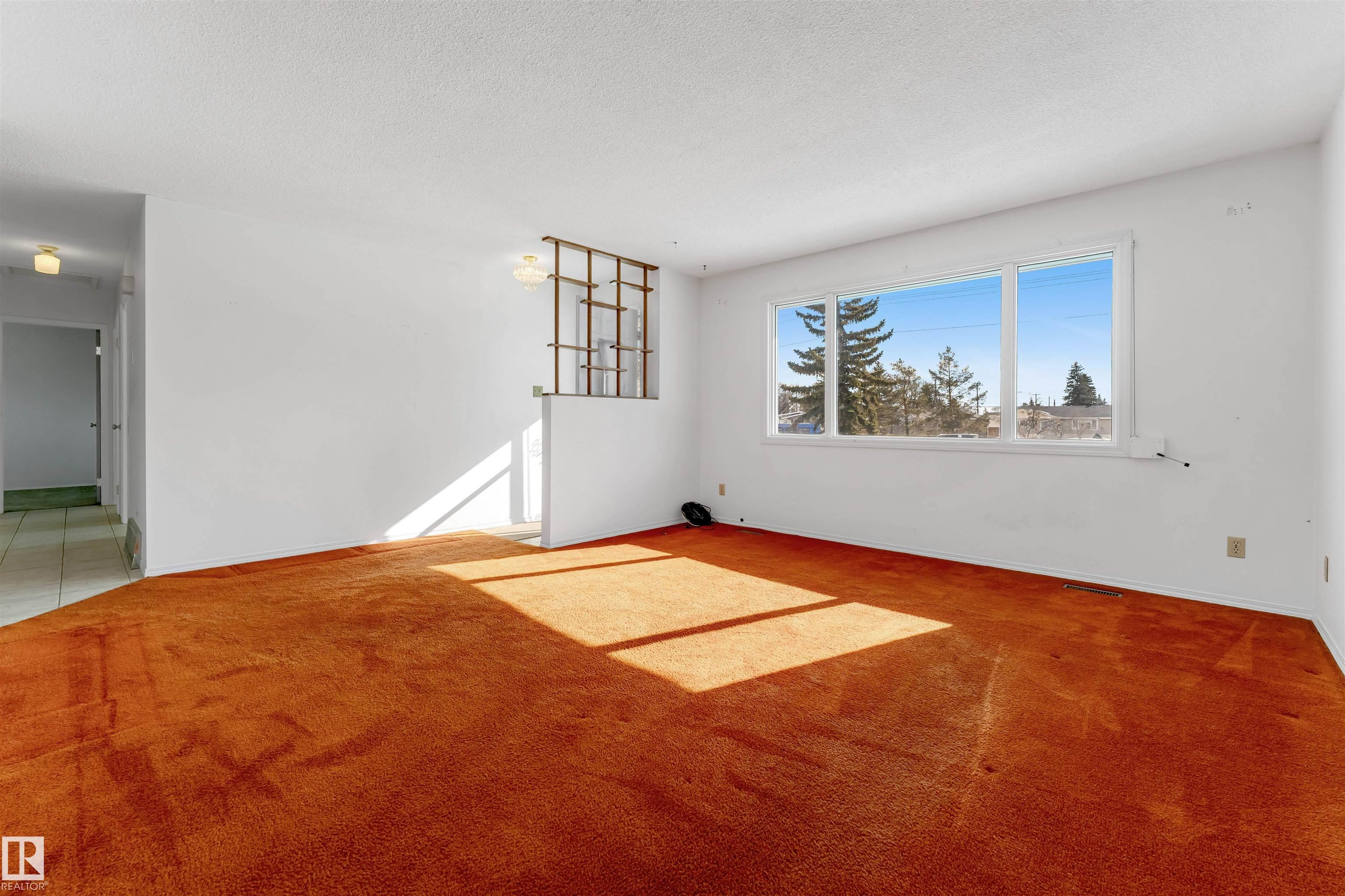 Photo 14 at 8716 137 Avenue NW, Northmount, Edmonton