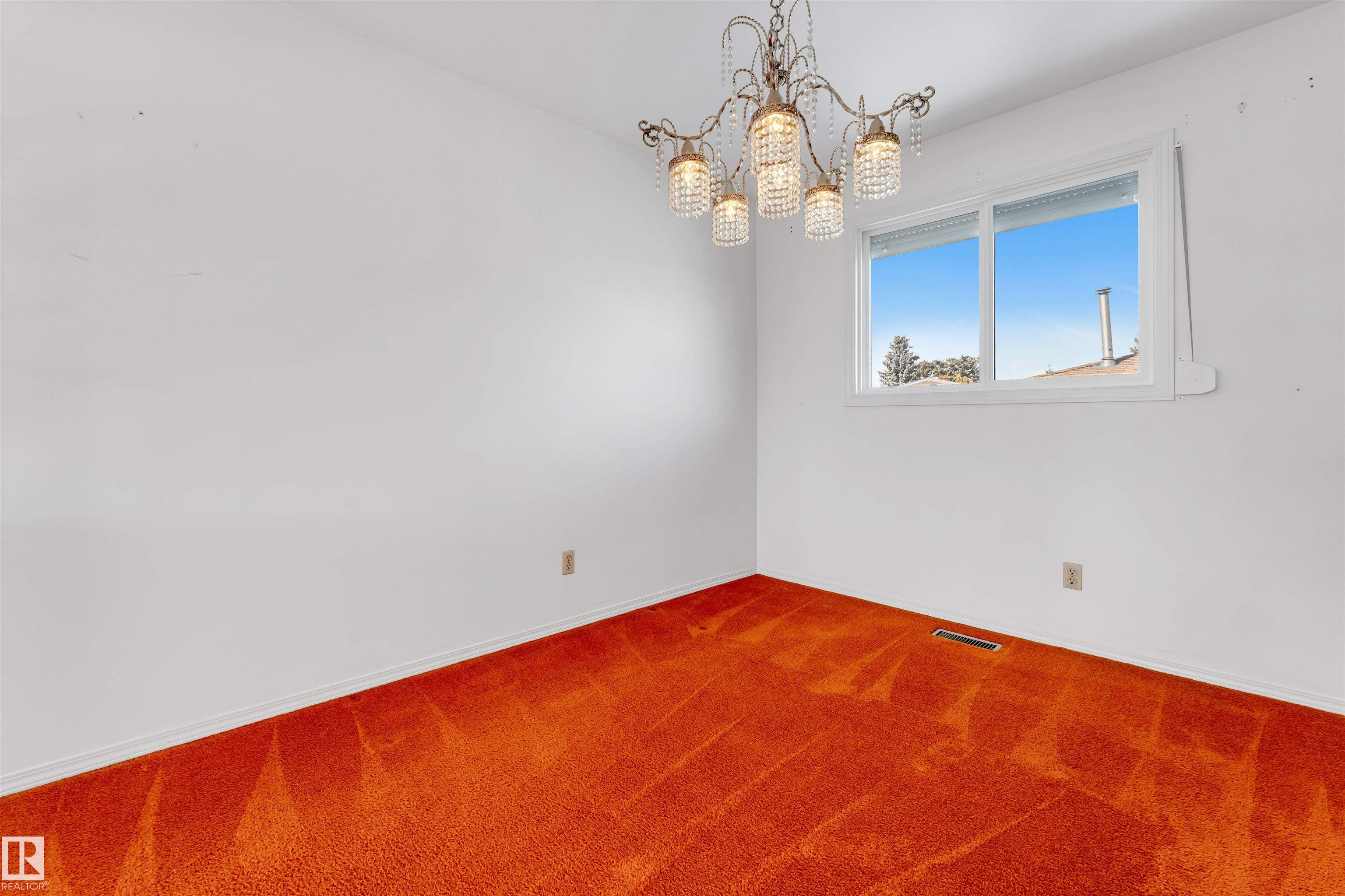 Photo 16 at 8716 137 Avenue NW, Northmount, Edmonton