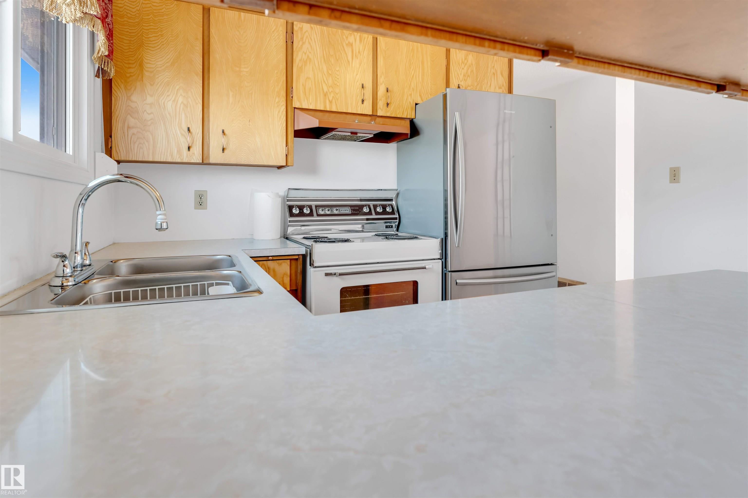 Photo 19 at 8716 137 Avenue NW, Northmount, Edmonton